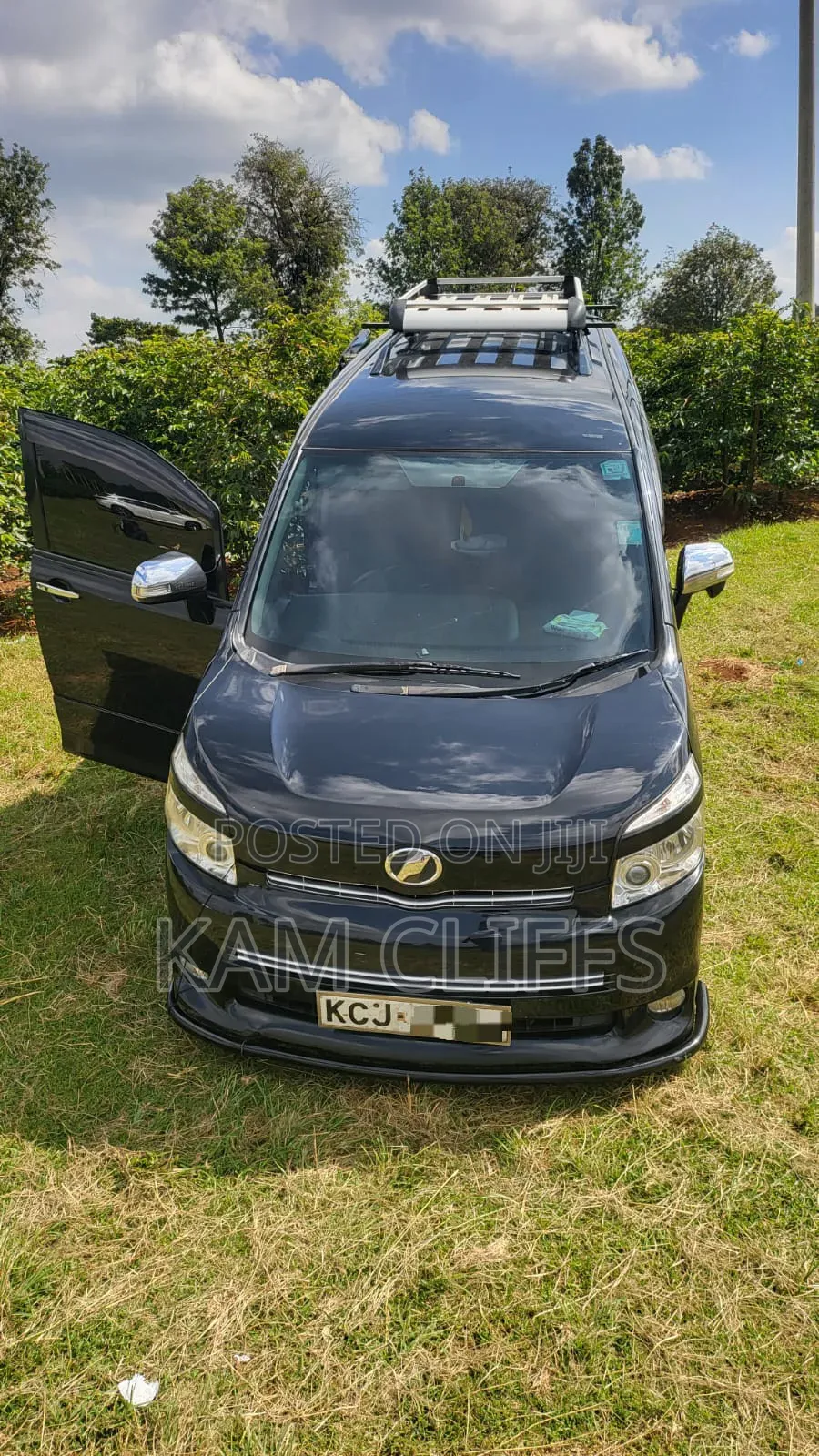 Toyota Voxy 2011 Black