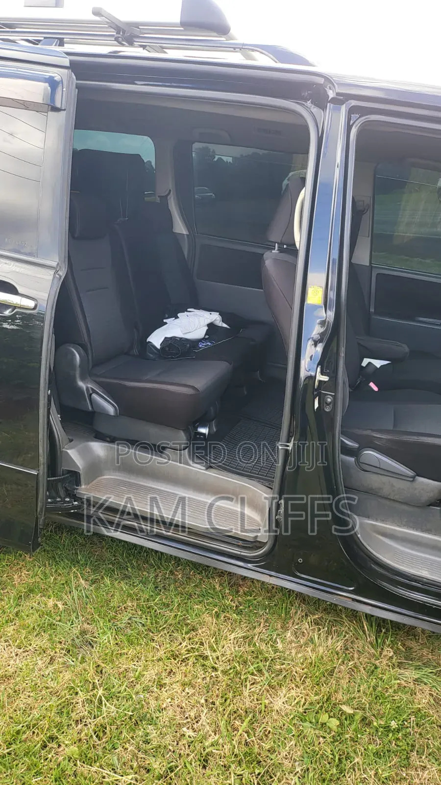 Toyota Voxy 2011 Black