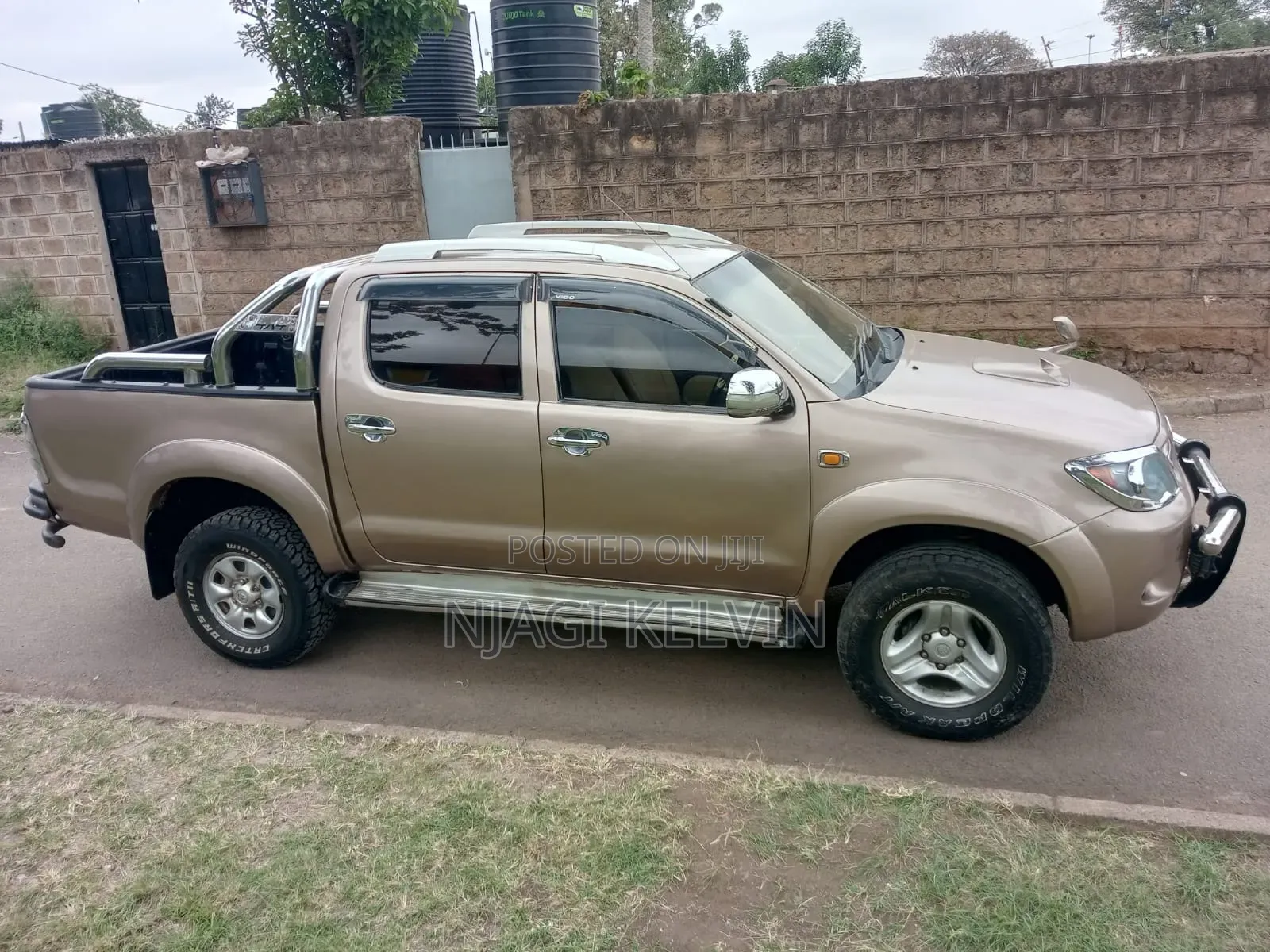 Toyota Hilux 2004 Gold