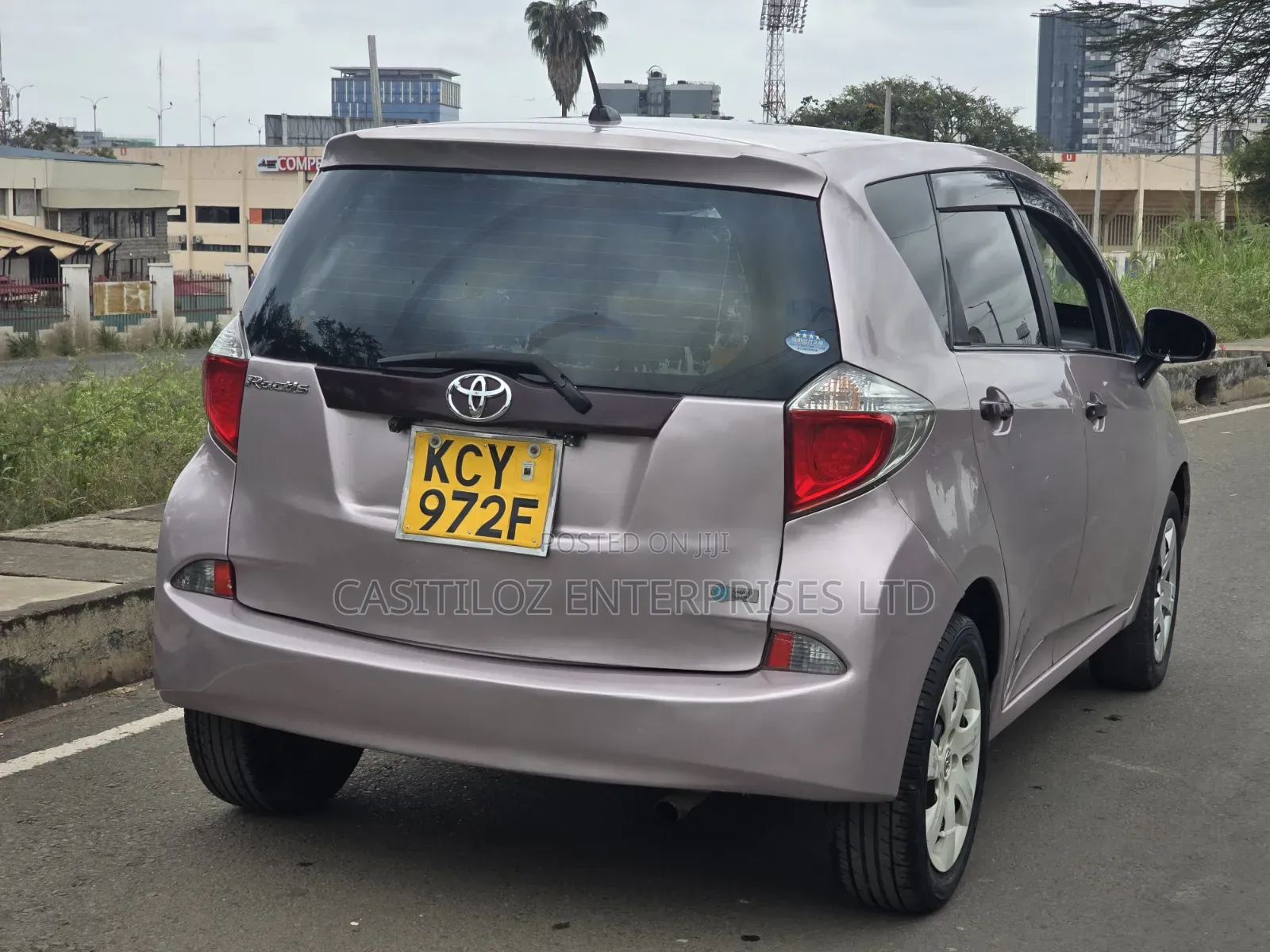 Toyota Ractis 2013 Pink
