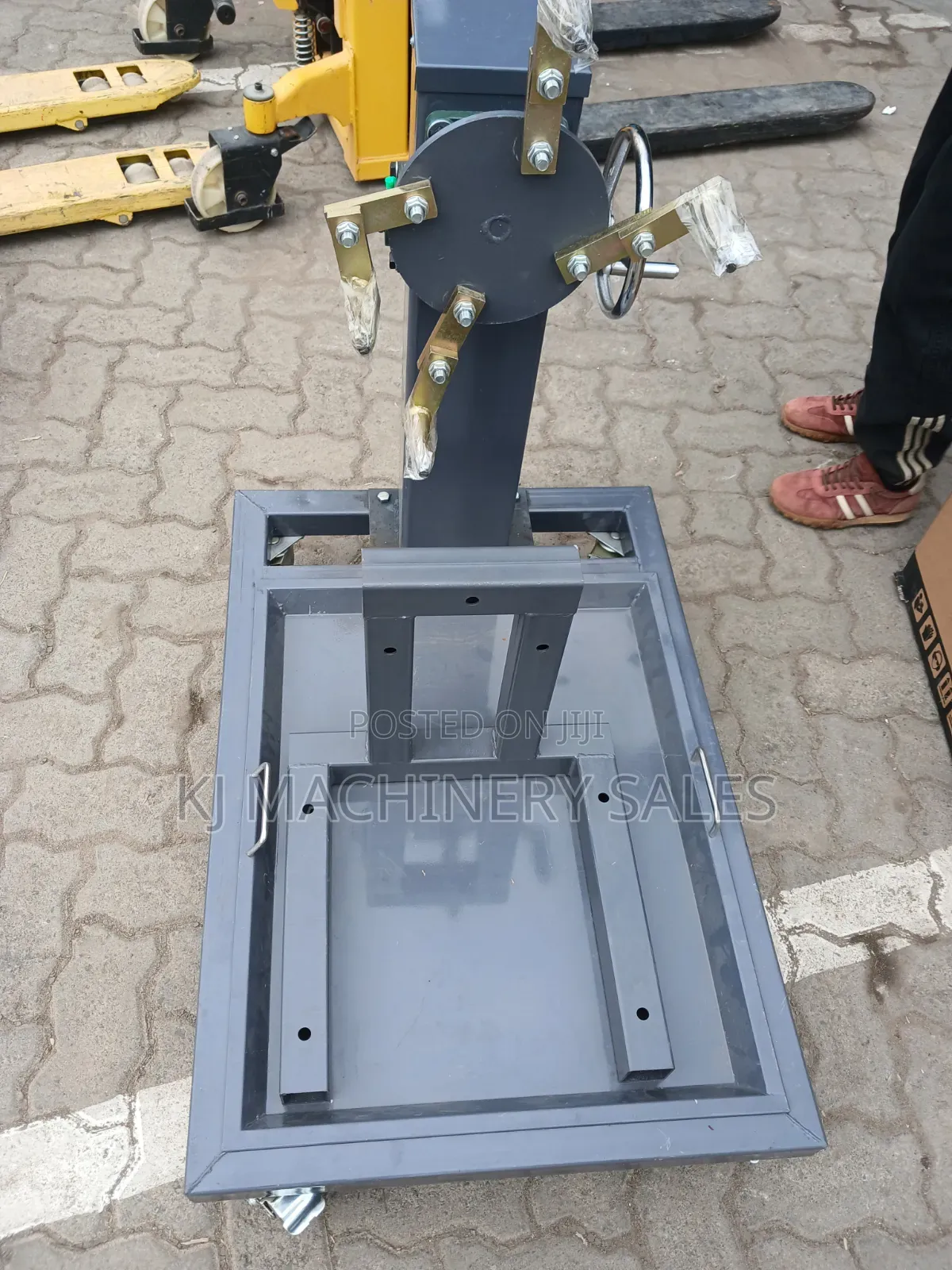 Heavy-Duty Engine Stand