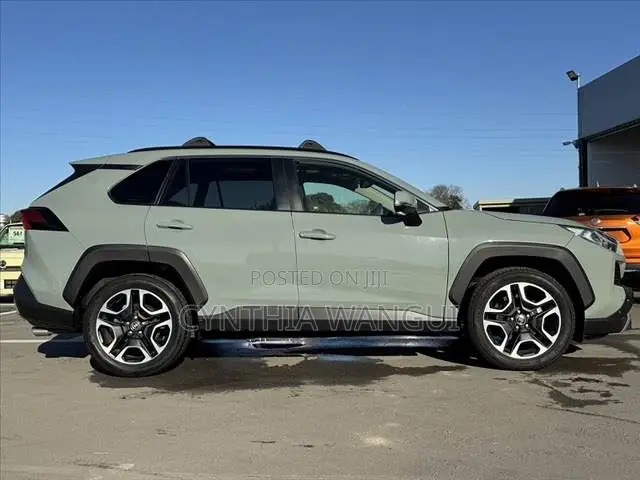Toyota RAV4 2020 Green