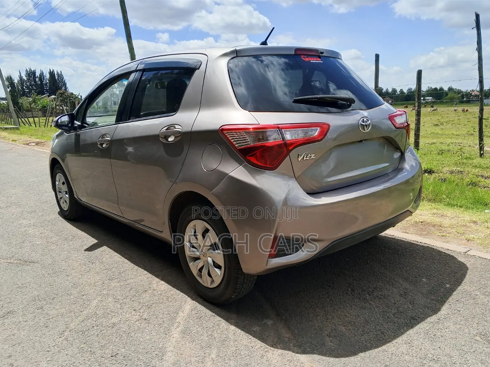Toyota Vitz 2017 Silver