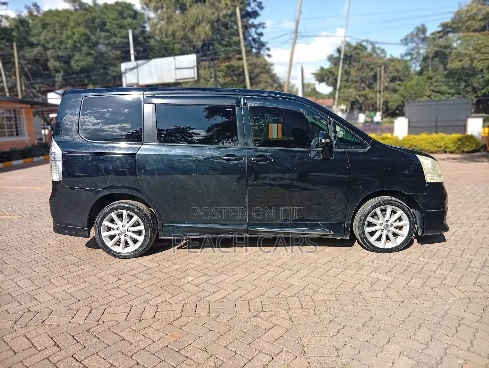 Toyota Noah 2010 Black