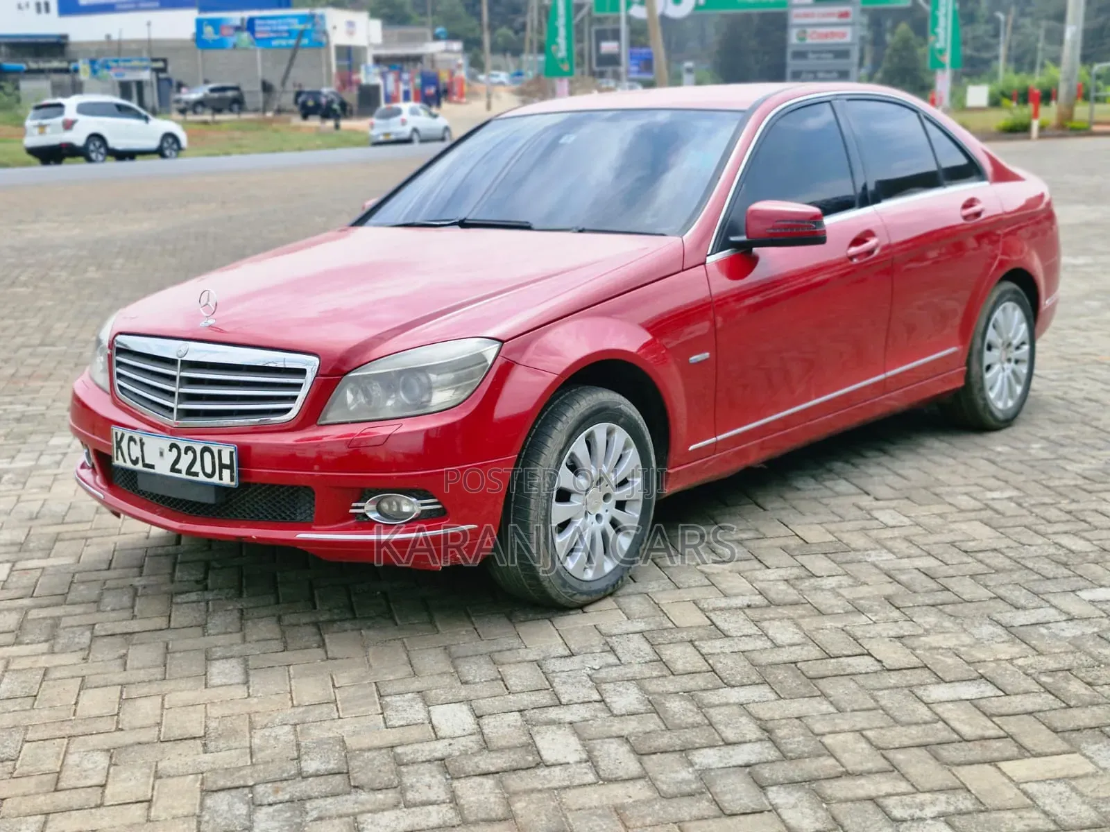 Mercedes-Benz E200 2010 Red