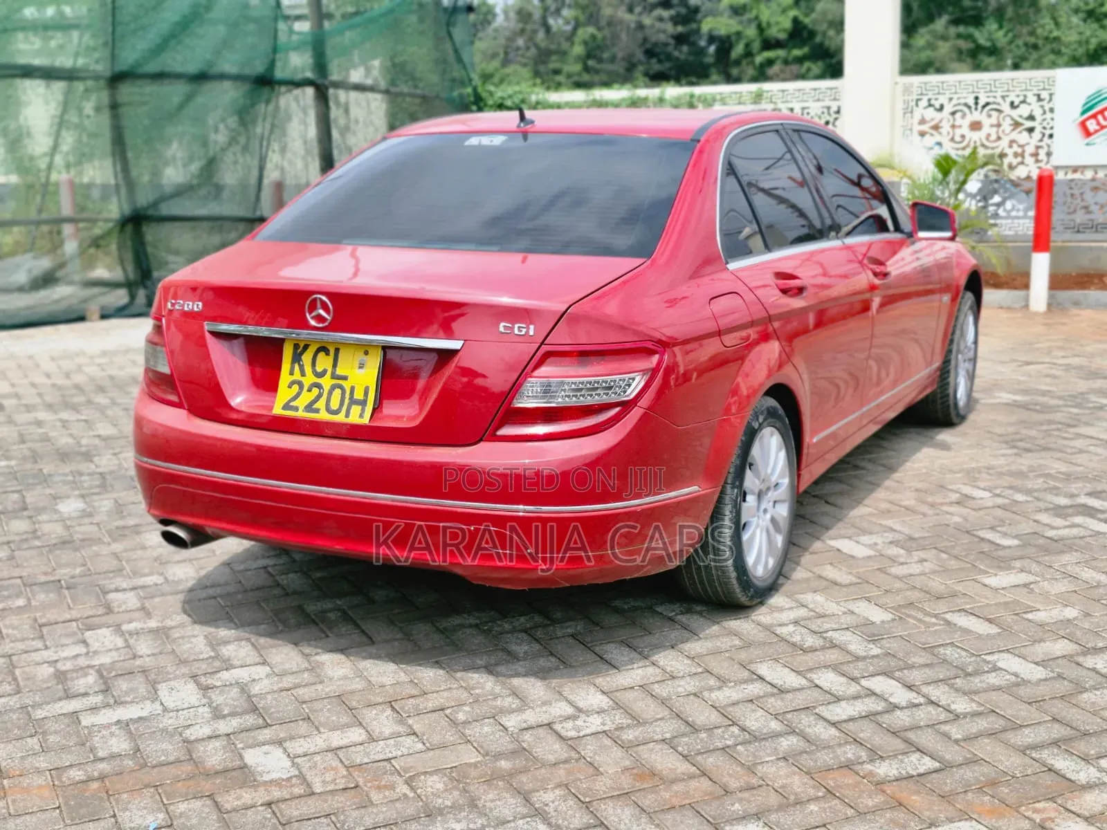 Mercedes-Benz E200 2010 Red