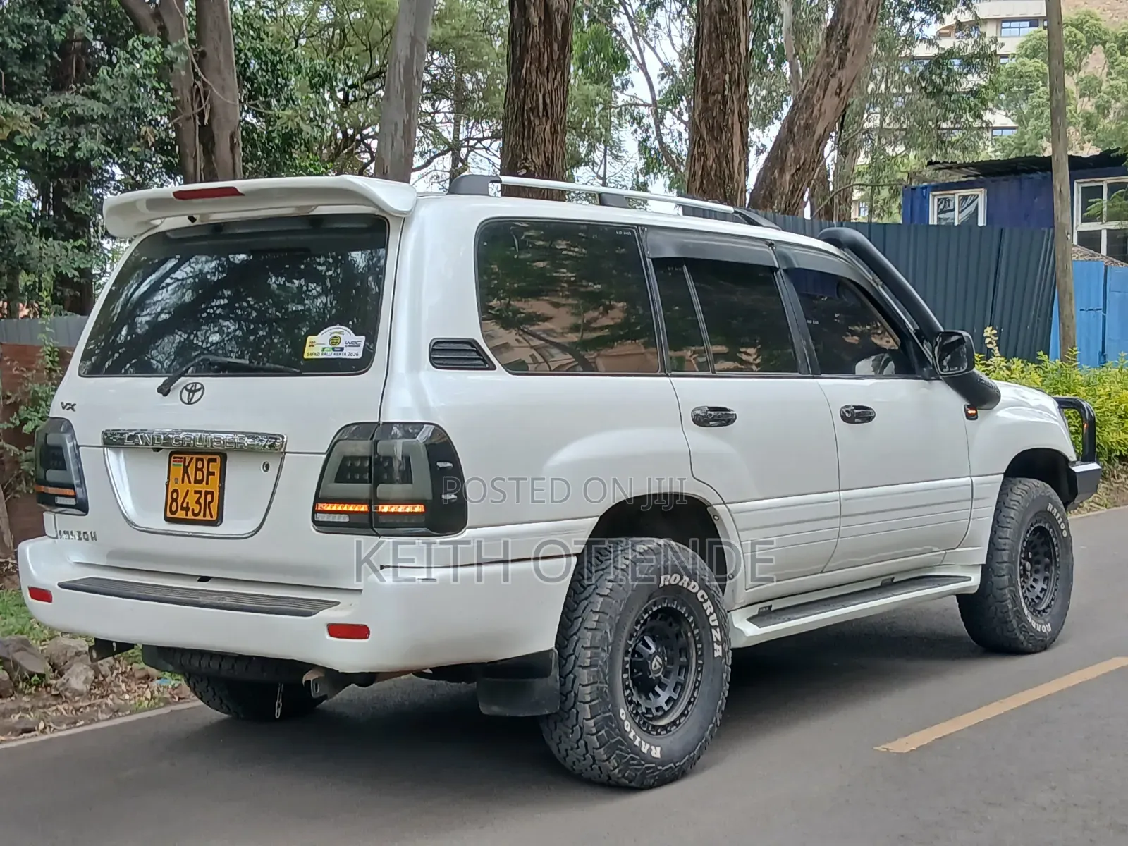 Toyota Land Cruiser Prado 2001 White