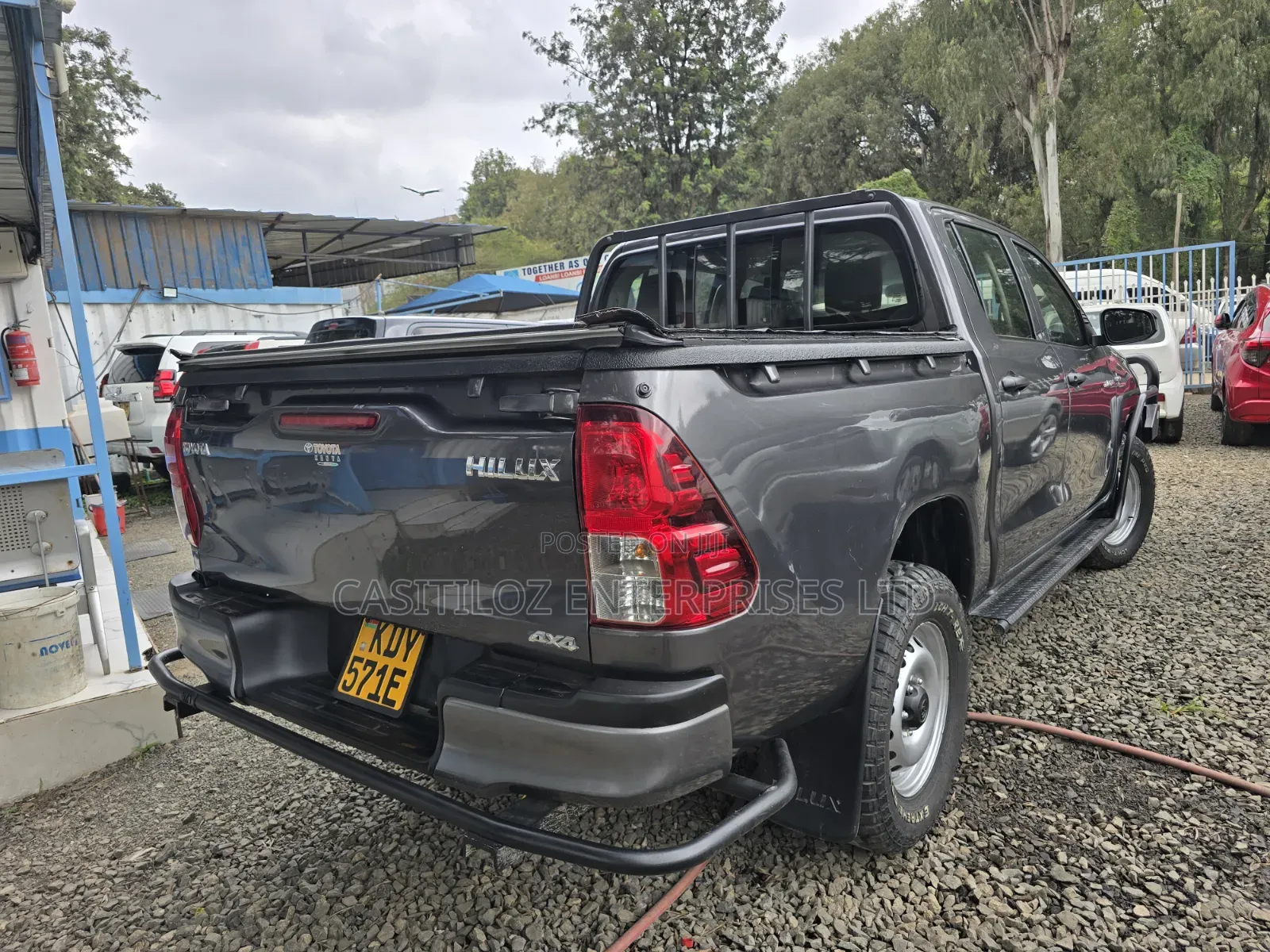 Toyota Hilux 2021 Black