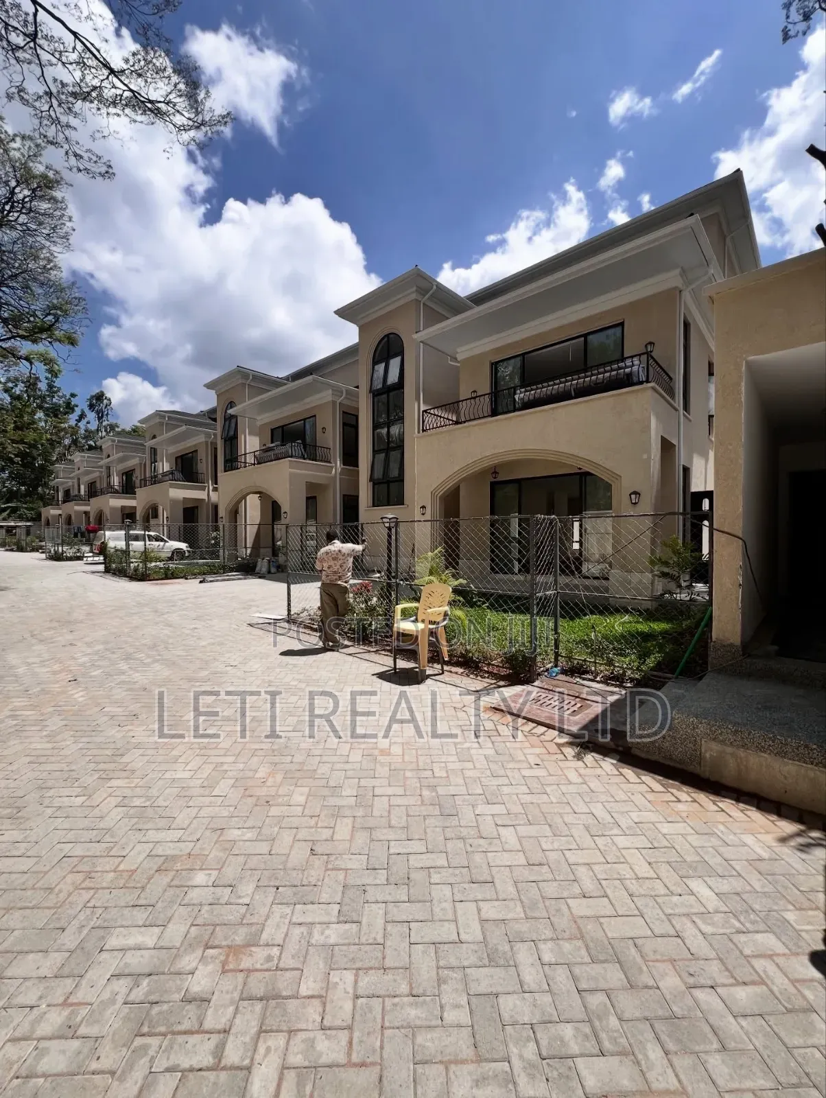 5bdrm Townhouse/Terrace in Maziwa for sale