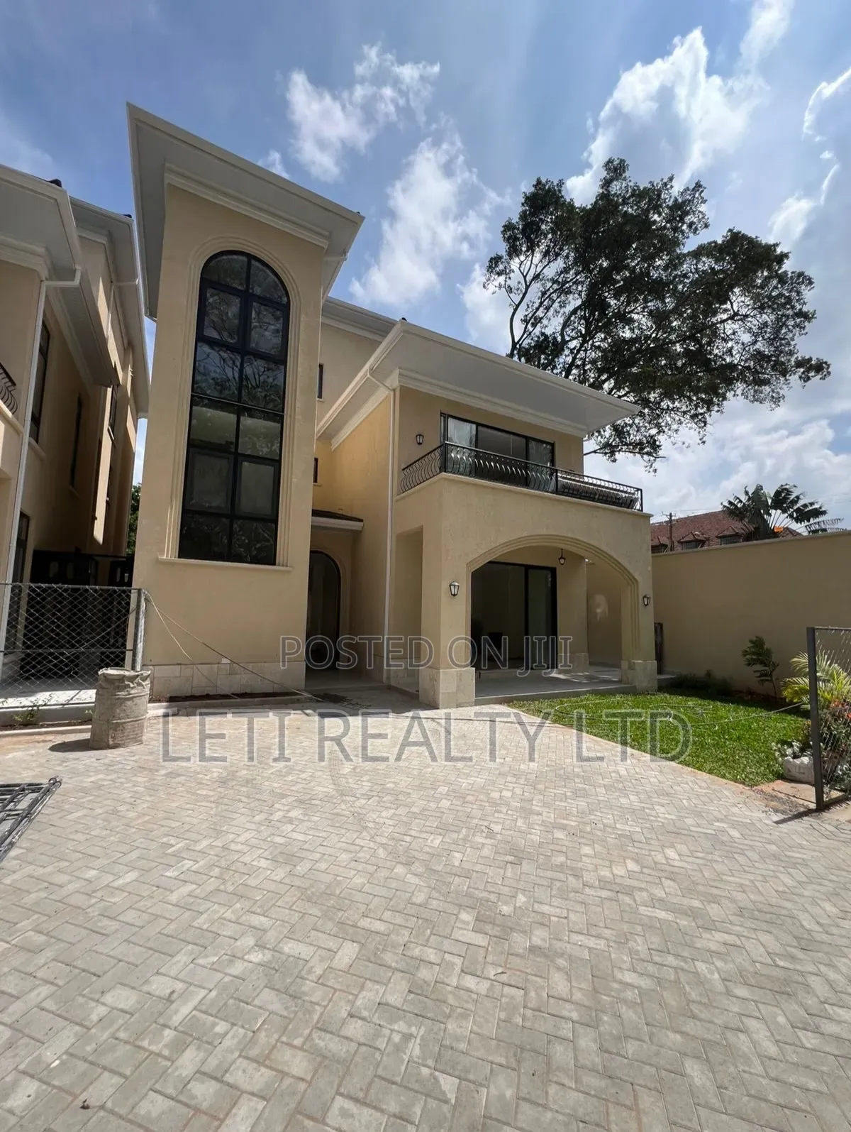 5bdrm Townhouse/Terrace in Maziwa for sale