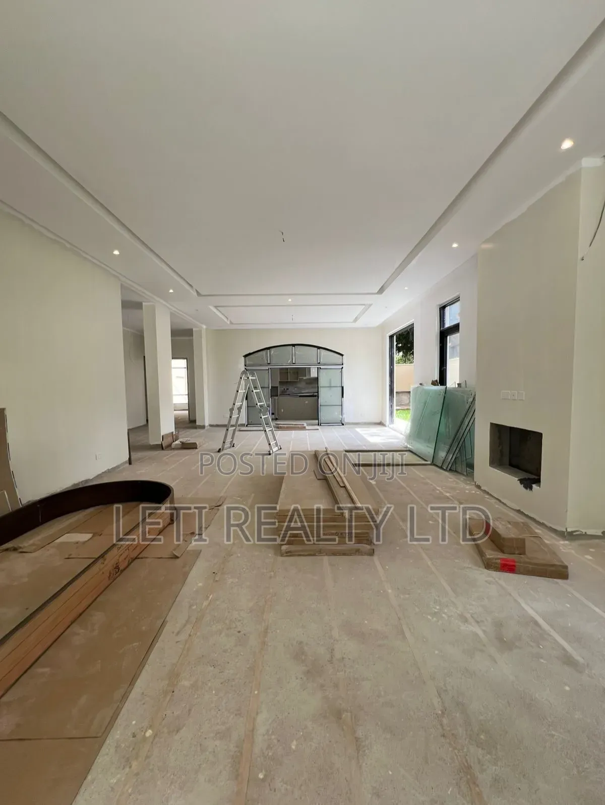 5bdrm Townhouse/Terrace in Maziwa for sale