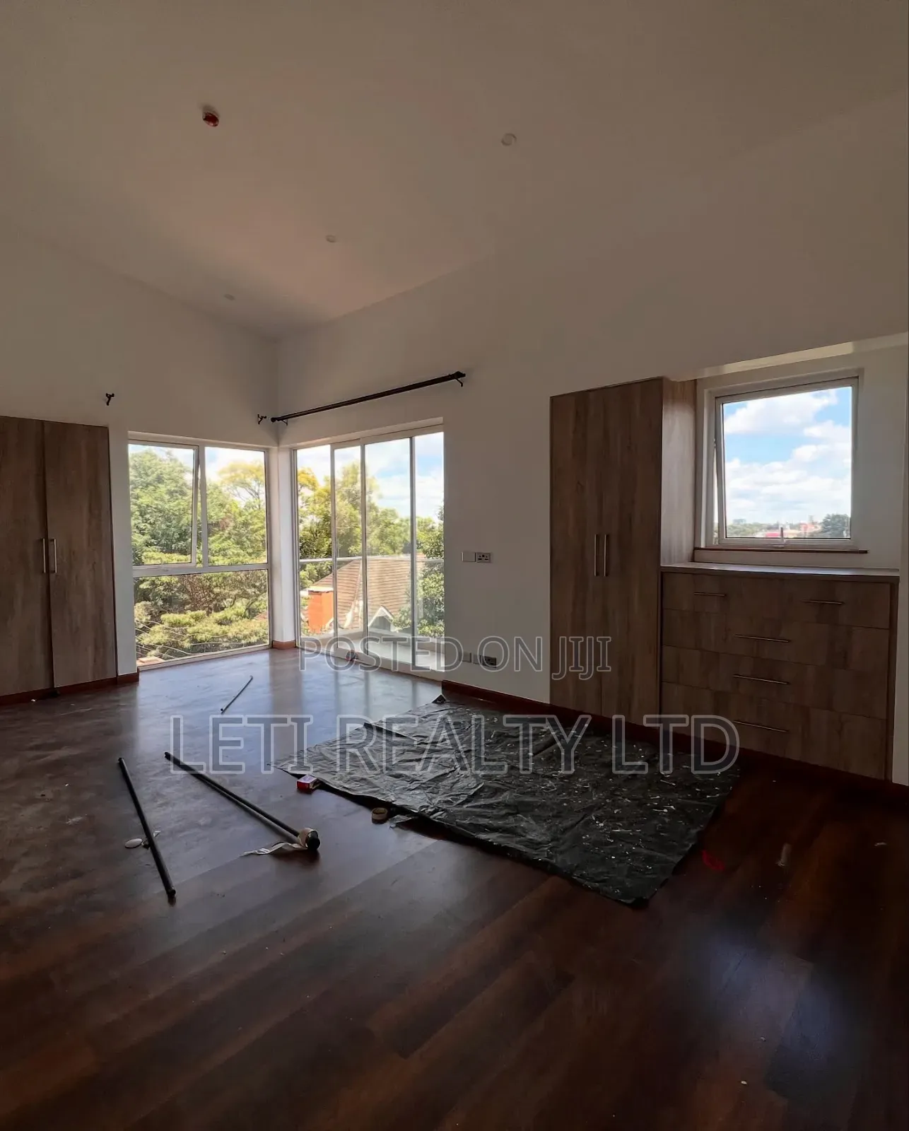 4bdrm Townhouse/Terrace in Maziwa for sale
