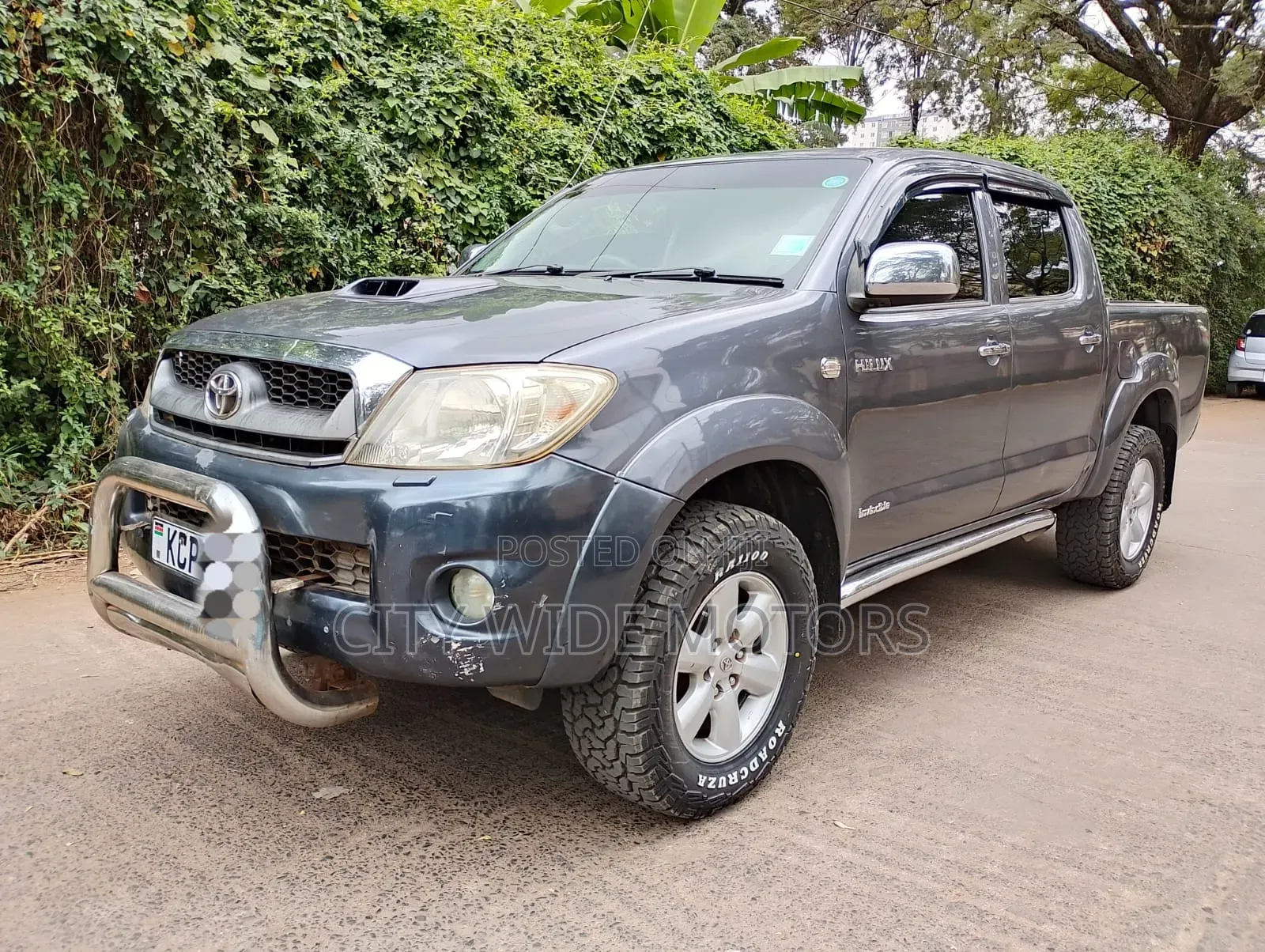 Toyota Hilux 2011 Gray
