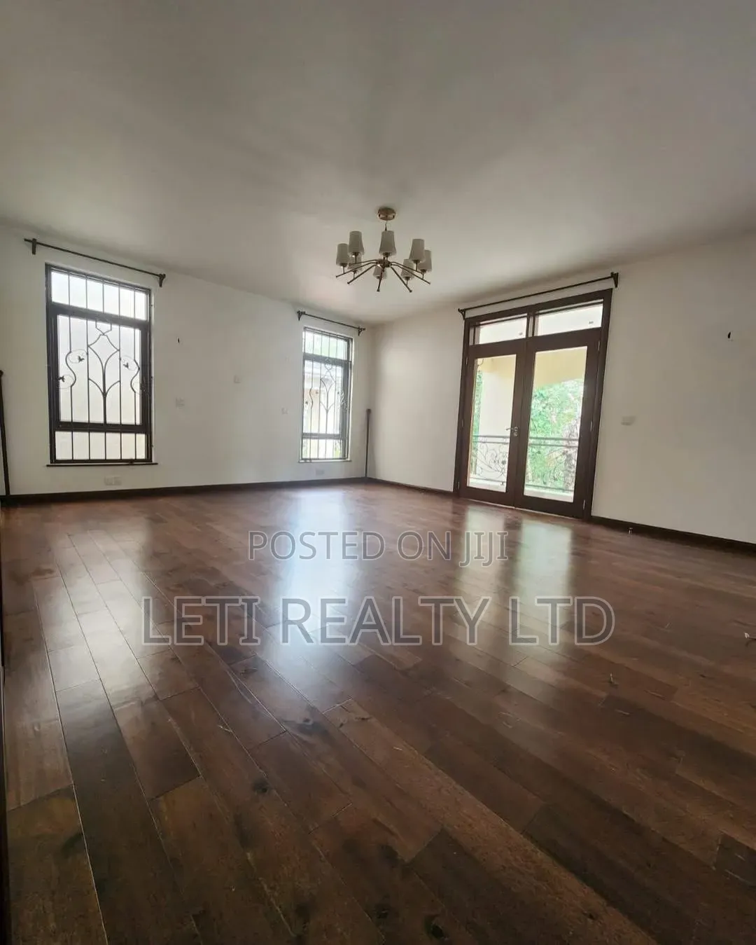 5bdrm Townhouse/Terrace in Muthangari for sale