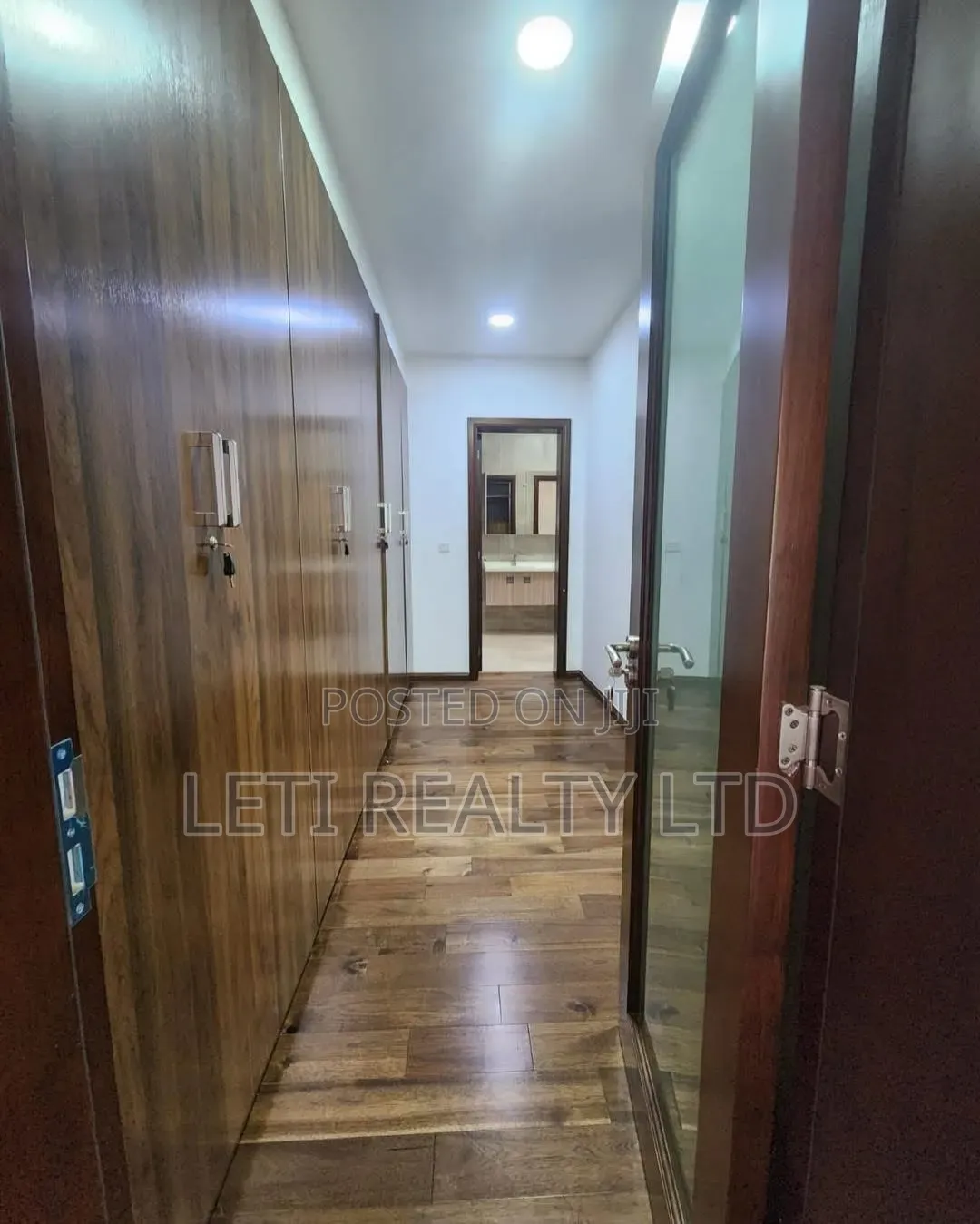 5bdrm Townhouse/Terrace in Muthangari for sale