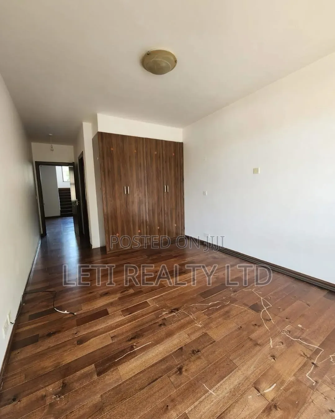 5bdrm Townhouse/Terrace in Muthangari for sale