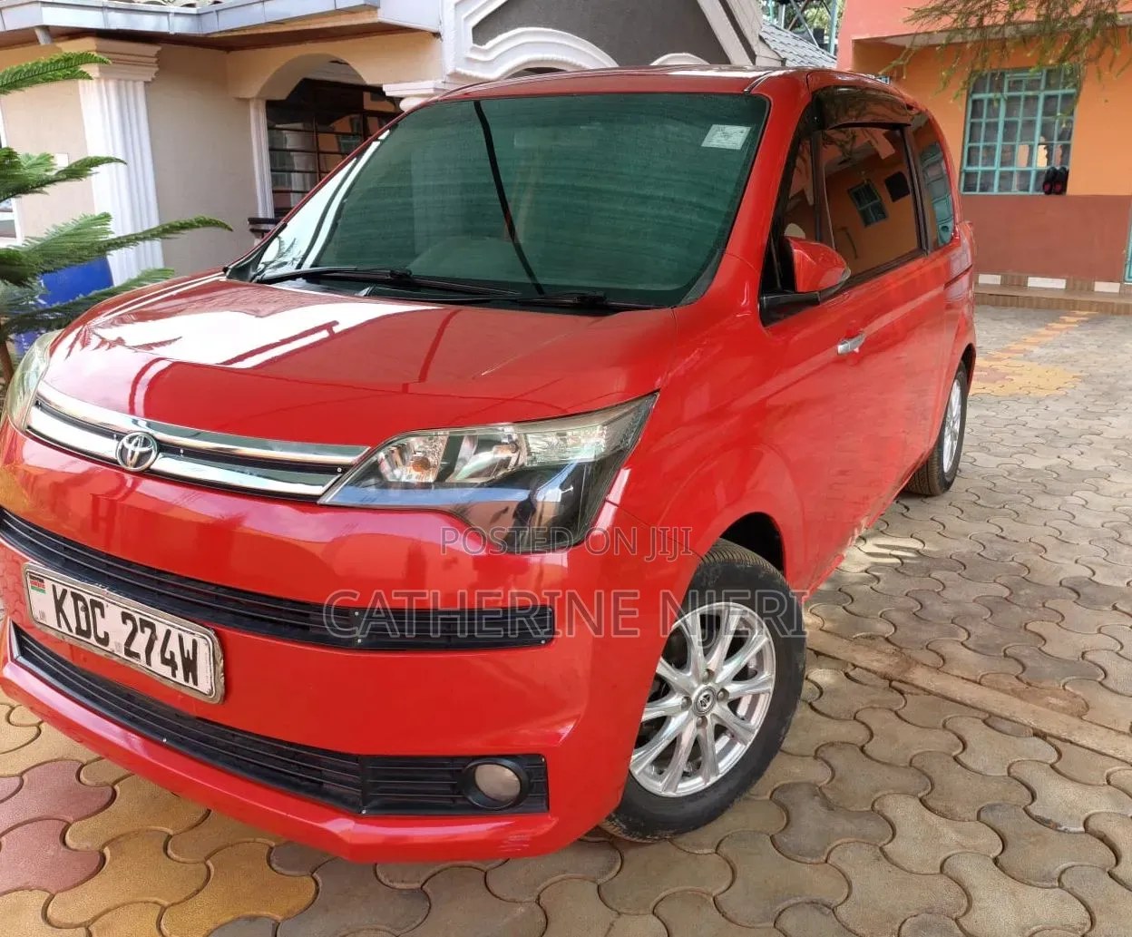 Toyota Spade 2014 Red