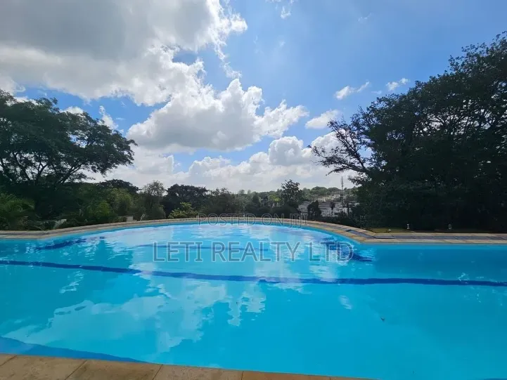 9bdrm House in Muthangari for sale