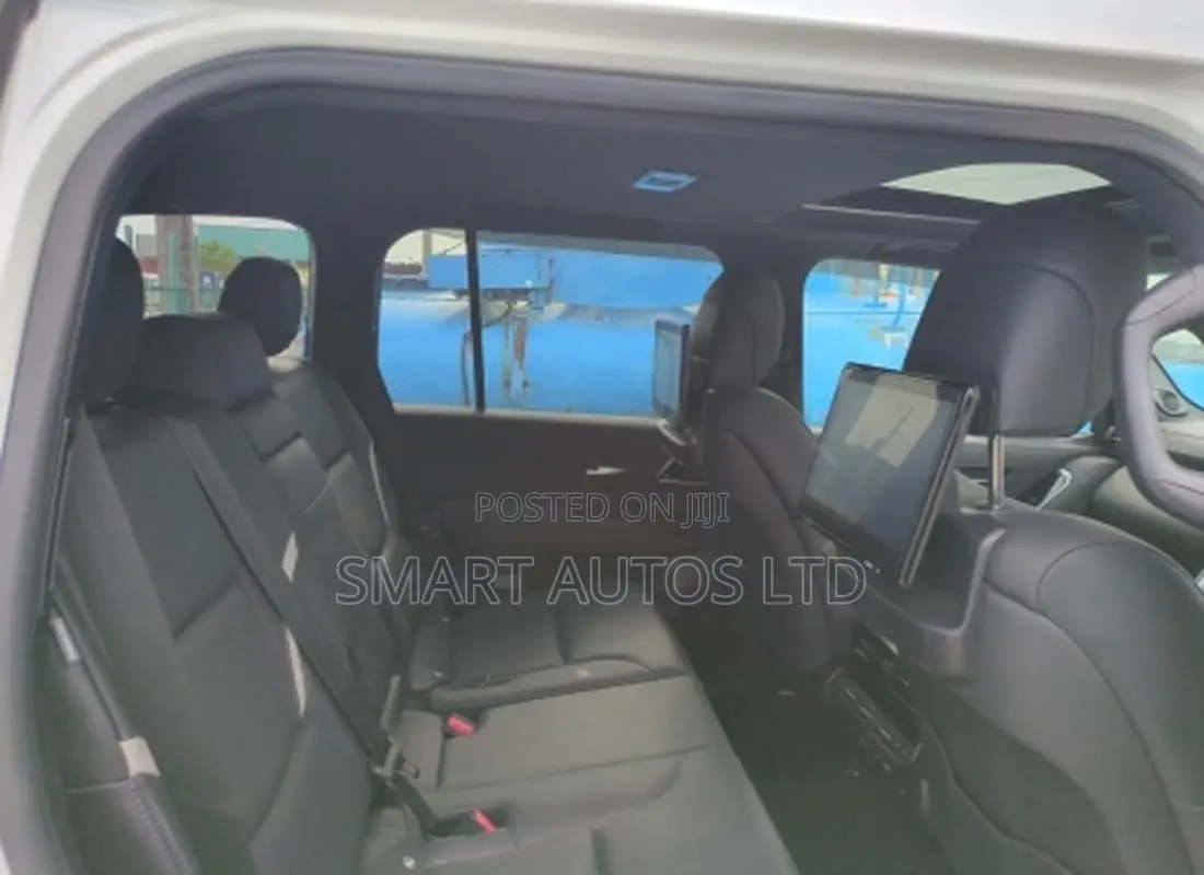 Toyota Land Cruiser LC300 2023 Off white