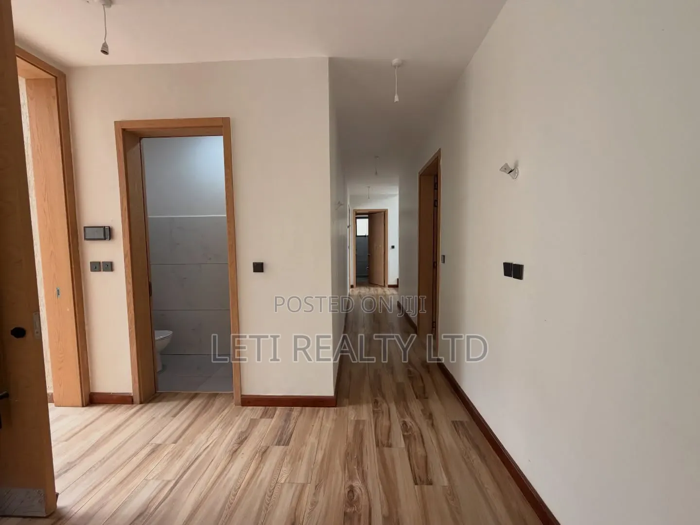 6bdrm Townhouse/Terrace in Muthangari for sale