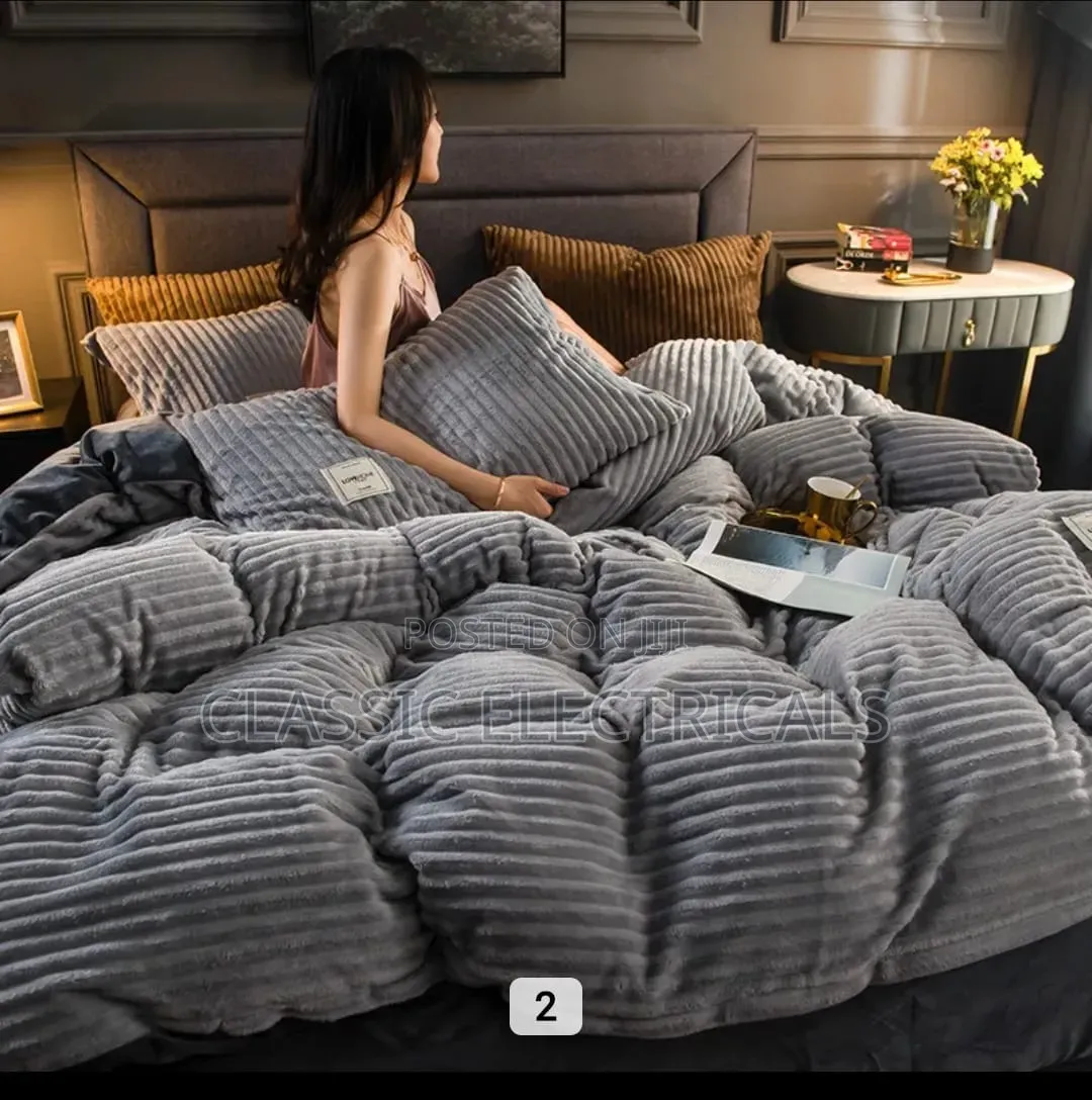 Gray Velvet Duvet Set With A Bedsheet And 2 Pillowcases