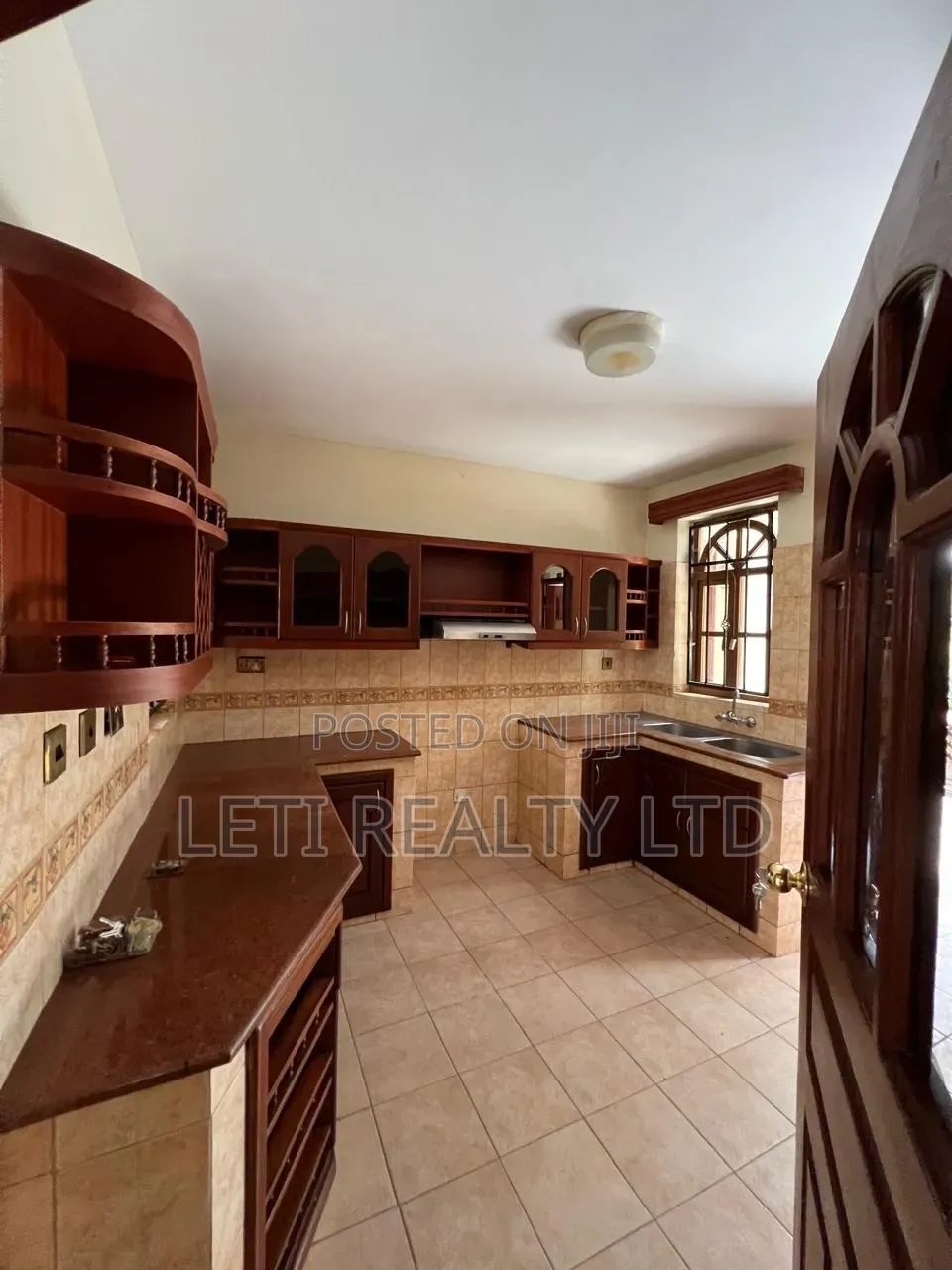 4bdrm Townhouse/Terrace in Muthangari for sale