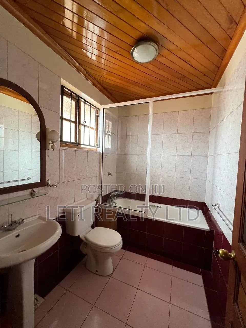 4bdrm Townhouse/Terrace in Muthangari for sale