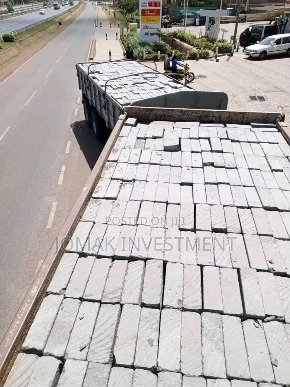 Machine Cut Stones and Foundation