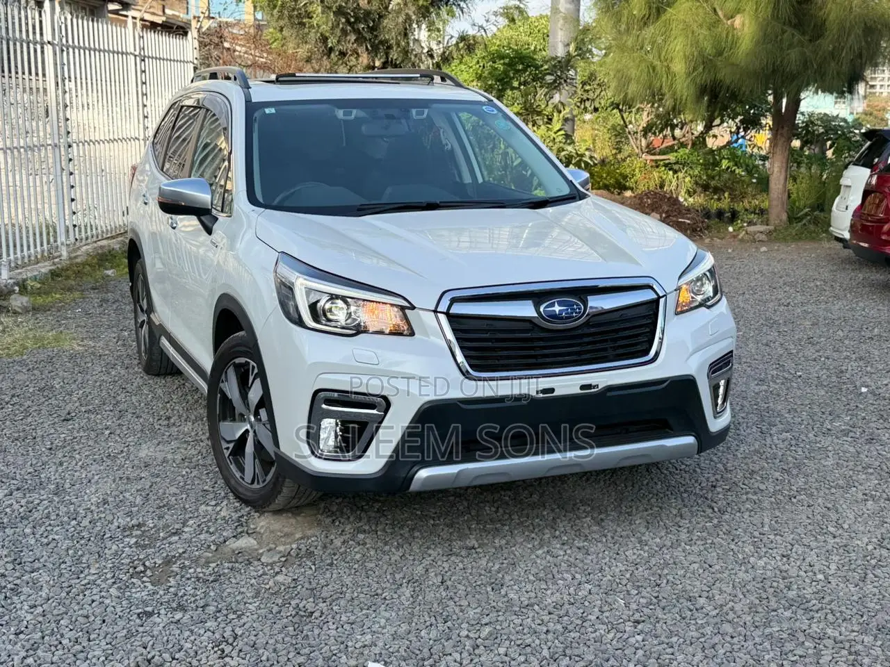 Subaru Forester Premium AWD 2019 White
