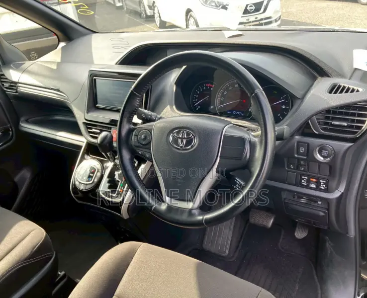Toyota Esquire 2.0 FWD (7 seater) 2020 Black
