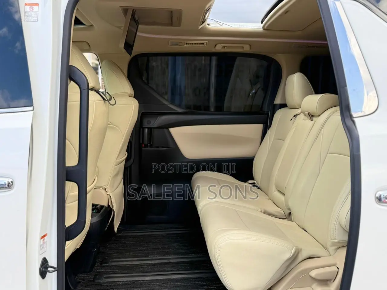 Toyota Alphard 2.5 Petrol FWD 2019 White
