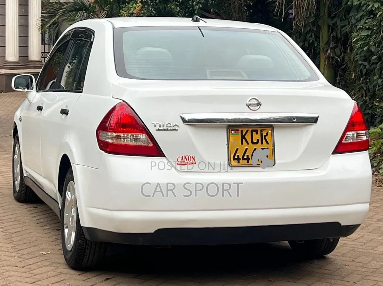 Nissan Tiida 2011 White