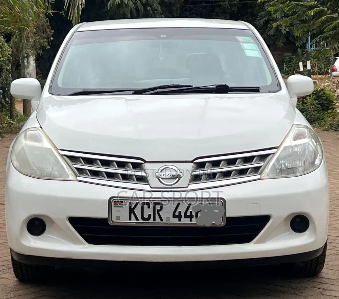 Nissan Tiida 2011 White