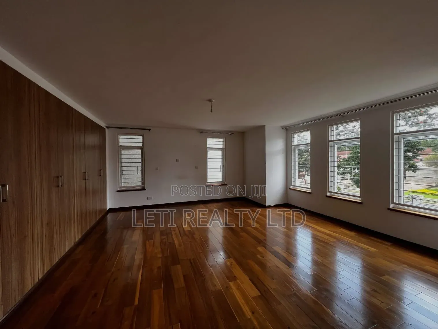 5bdrm Townhouse/Terrace in Maziwa for sale