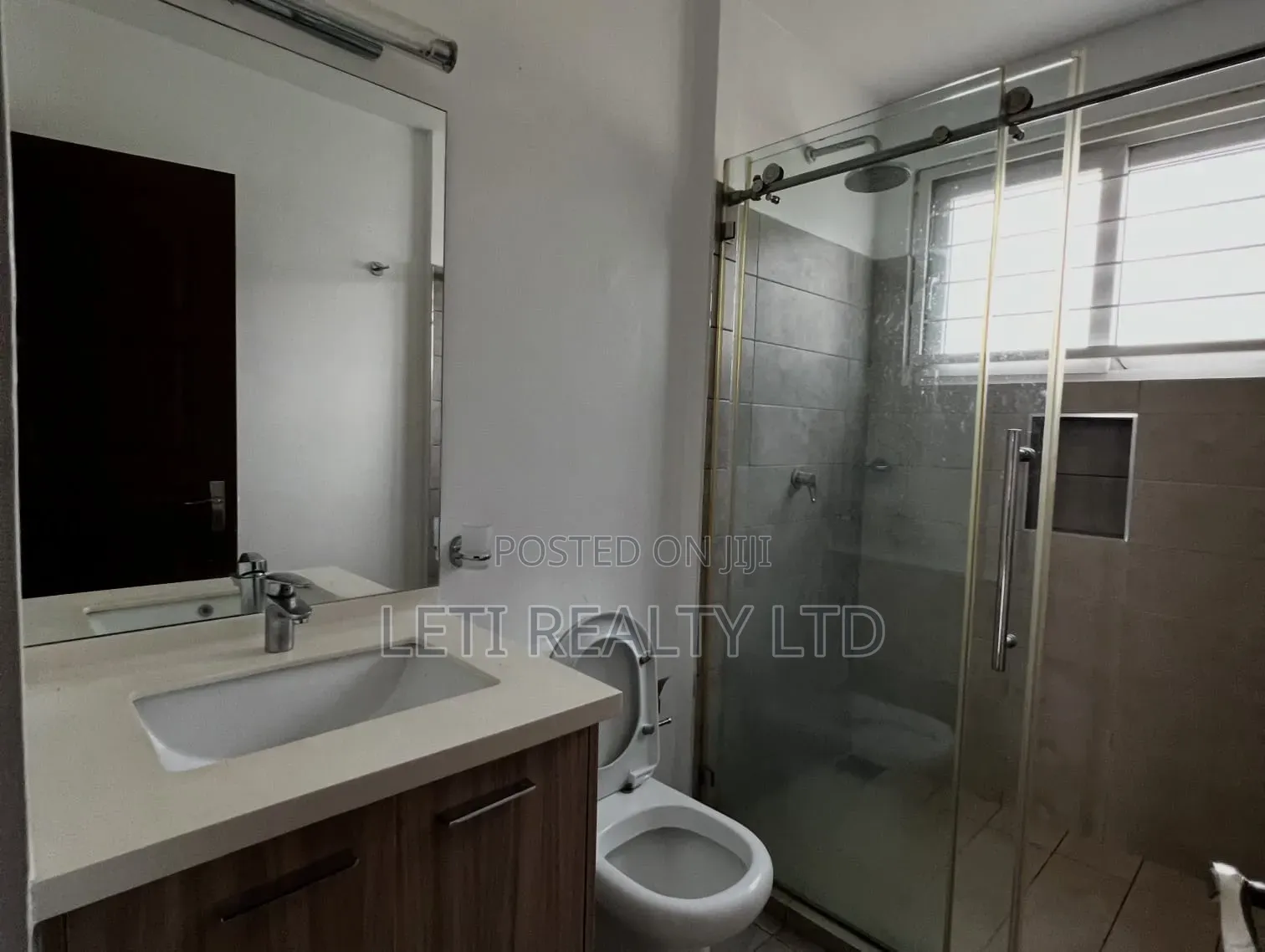 5bdrm Townhouse/Terrace in Maziwa for sale
