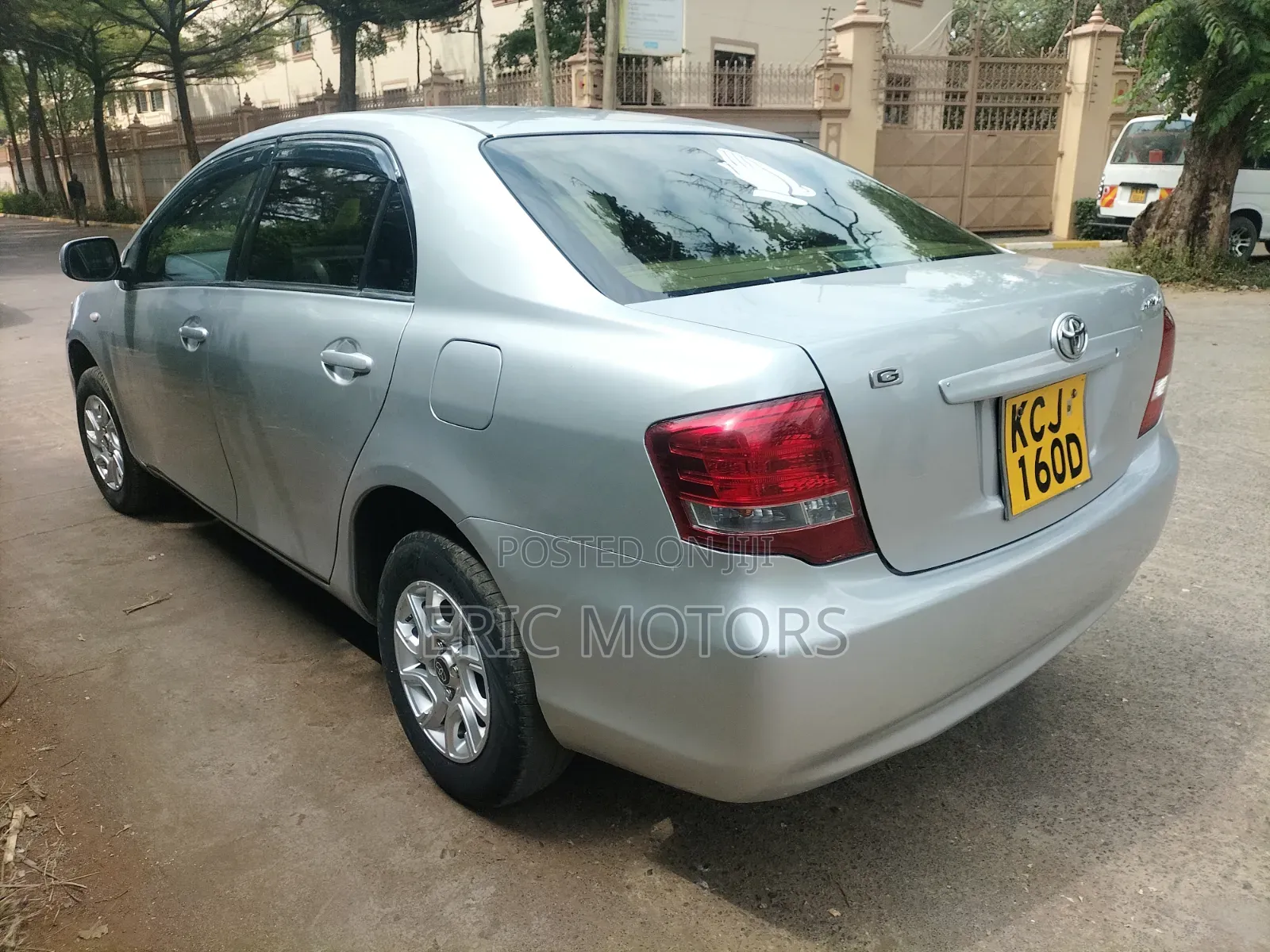 Toyota Axio 2010 Silver