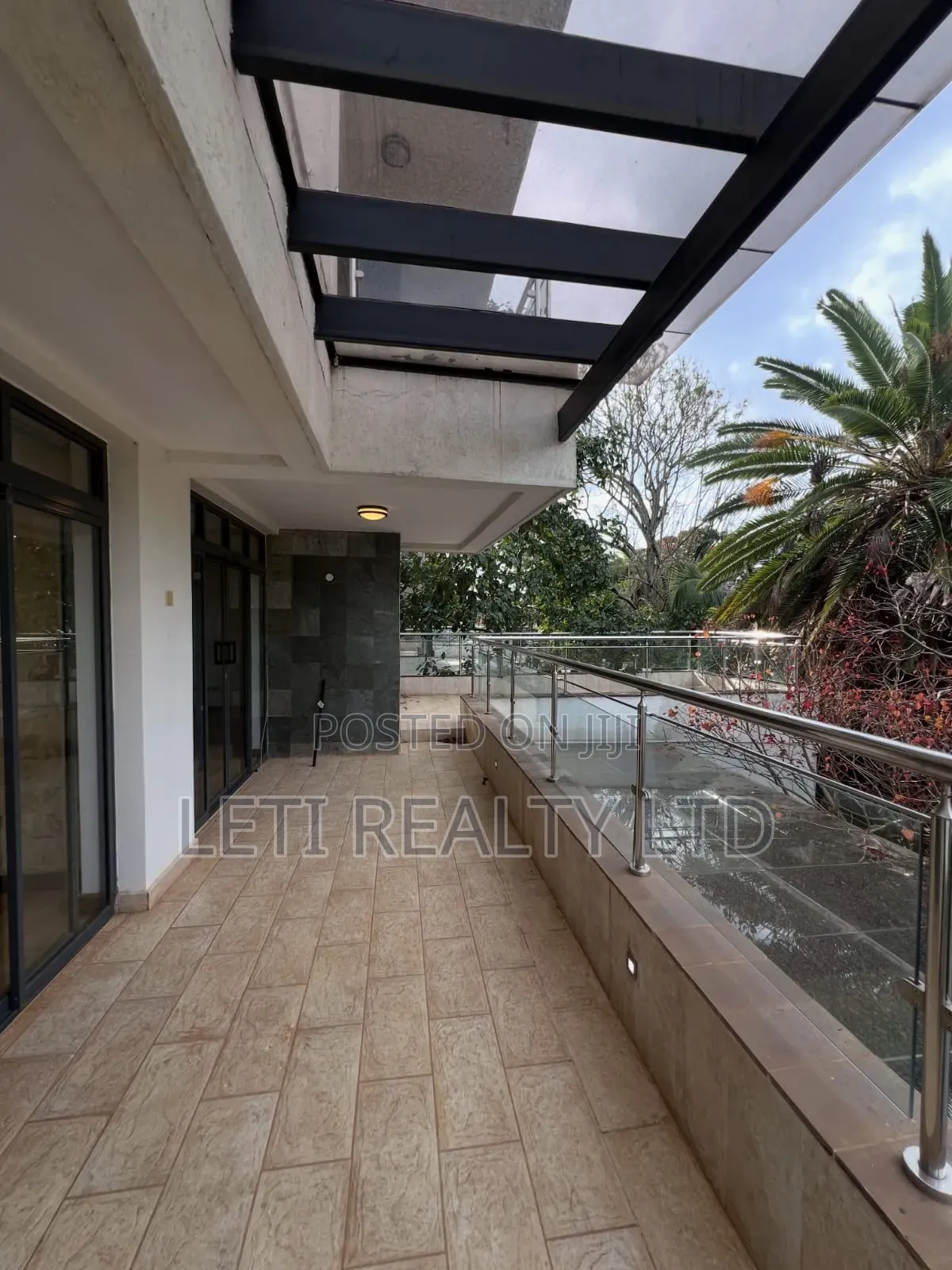 5bdrm Townhouse/Terrace in Muthangari for sale