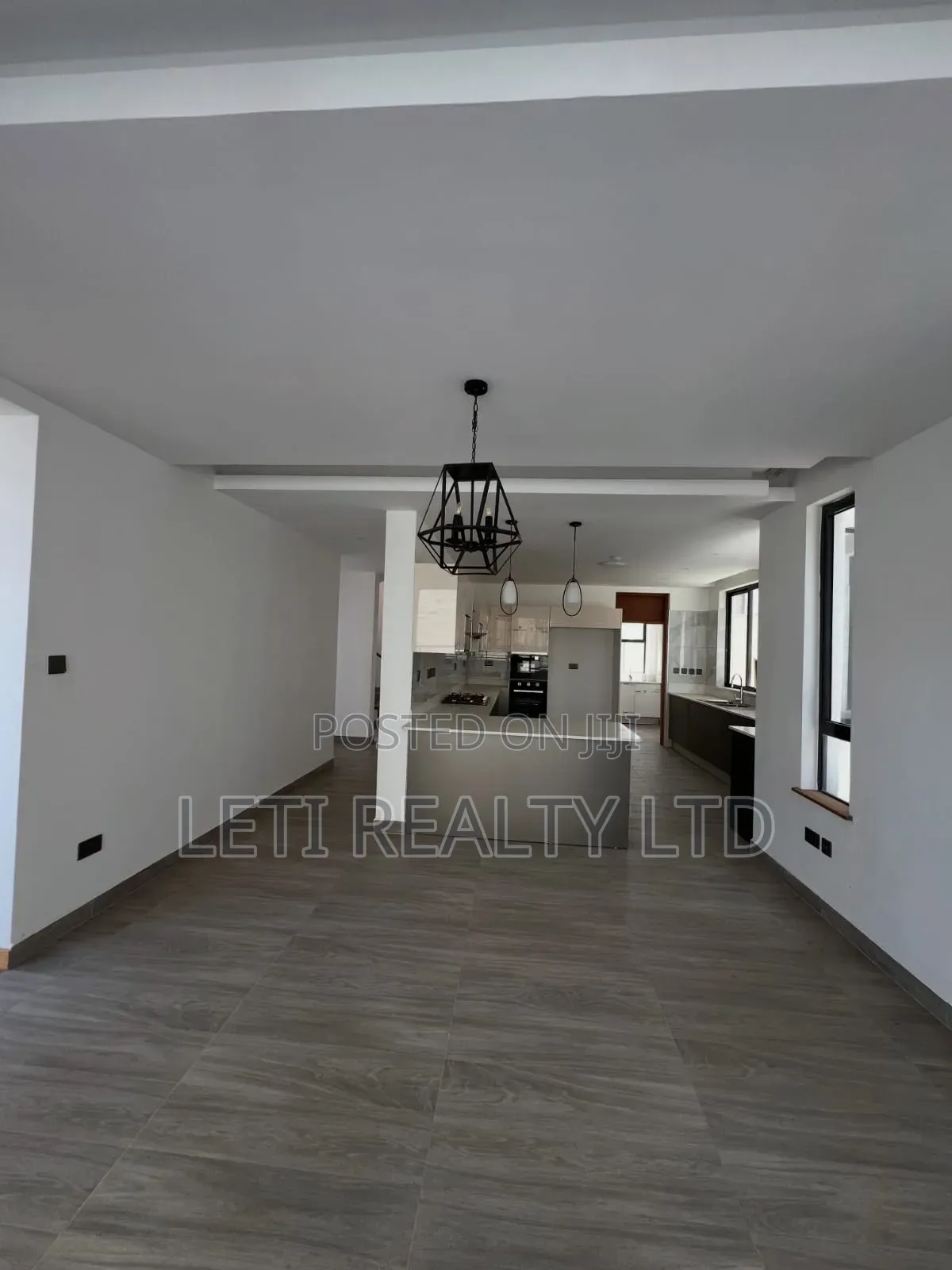 5bdrm Townhouse/Terrace in Maziwa for sale