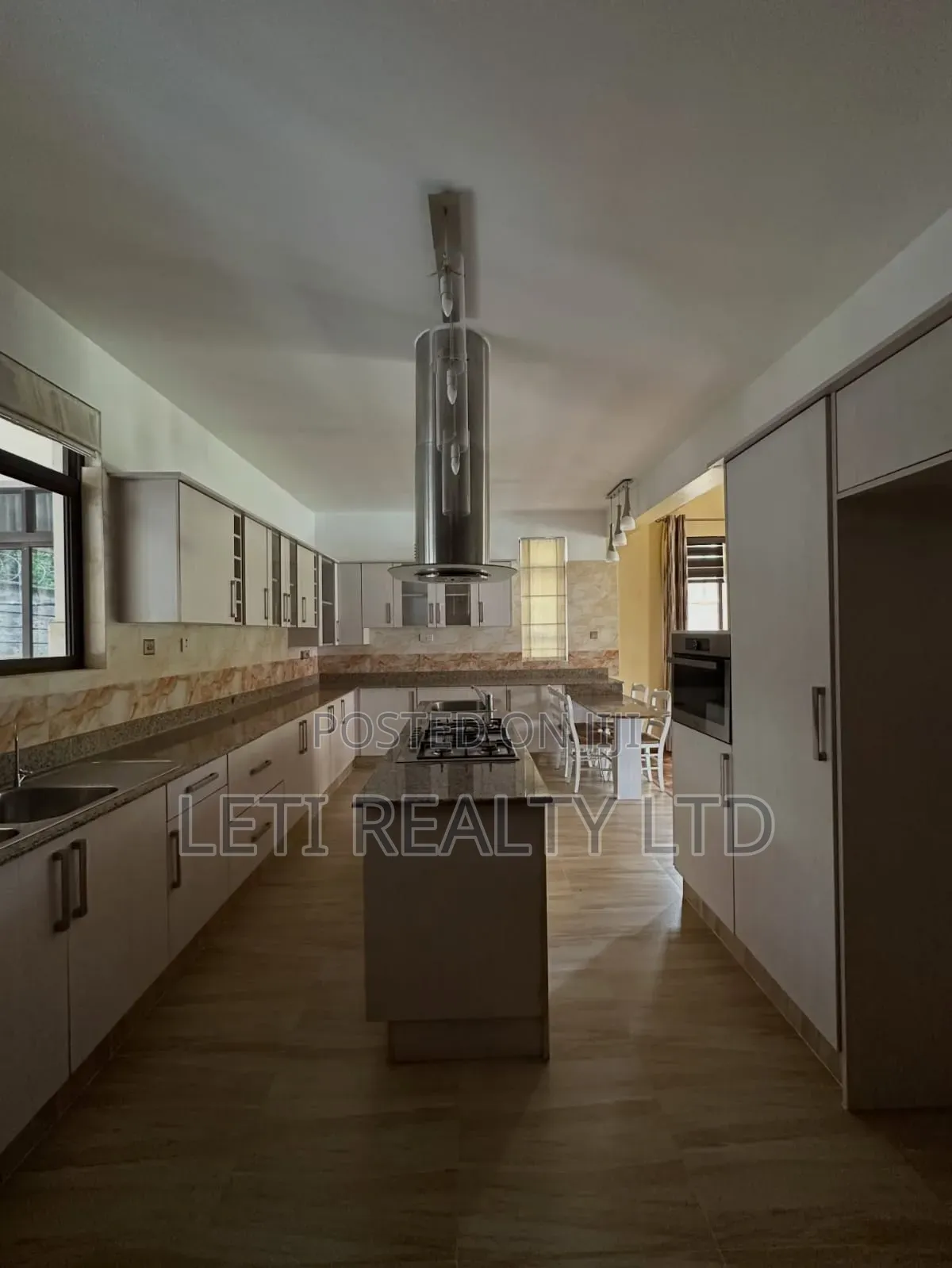 4bdrm Townhouse/Terrace in Kileleshwa for sale