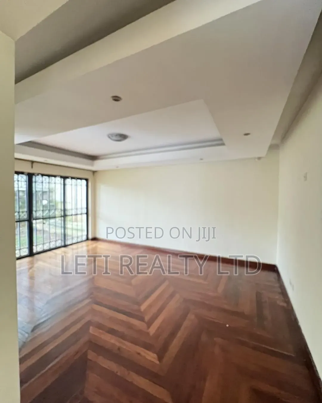 5bdrm Townhouse/Terrace in Muthangari for sale
