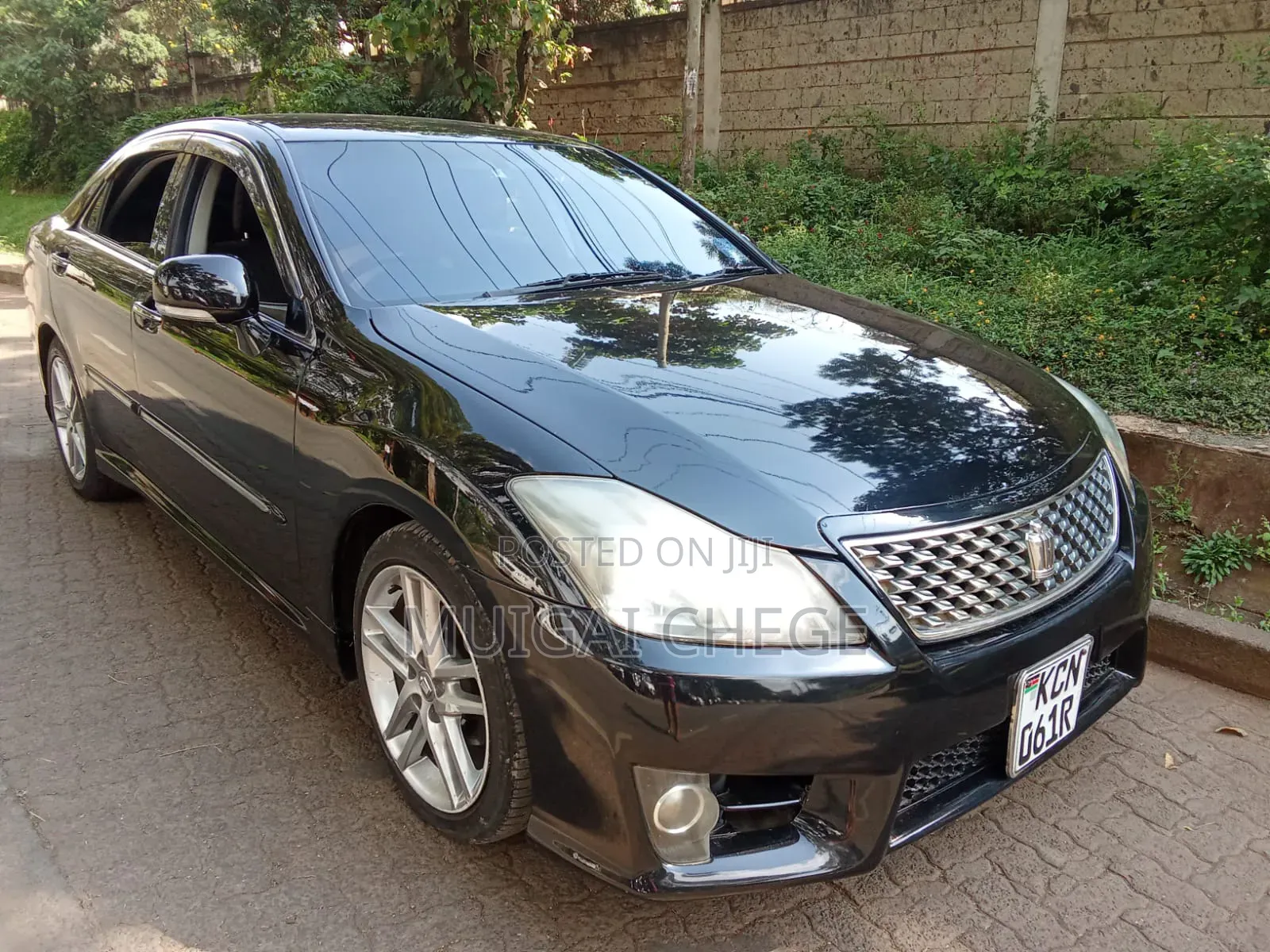Toyota Crown 2010 Black
