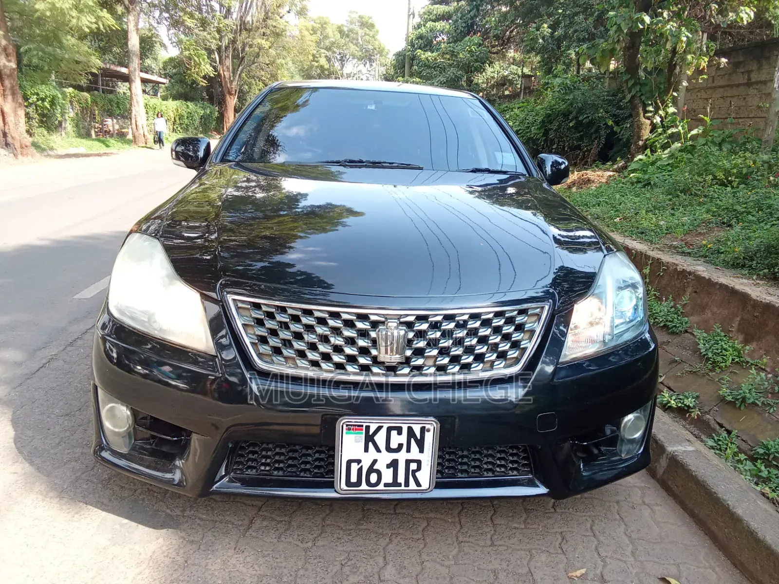 Toyota Crown 2010 Black