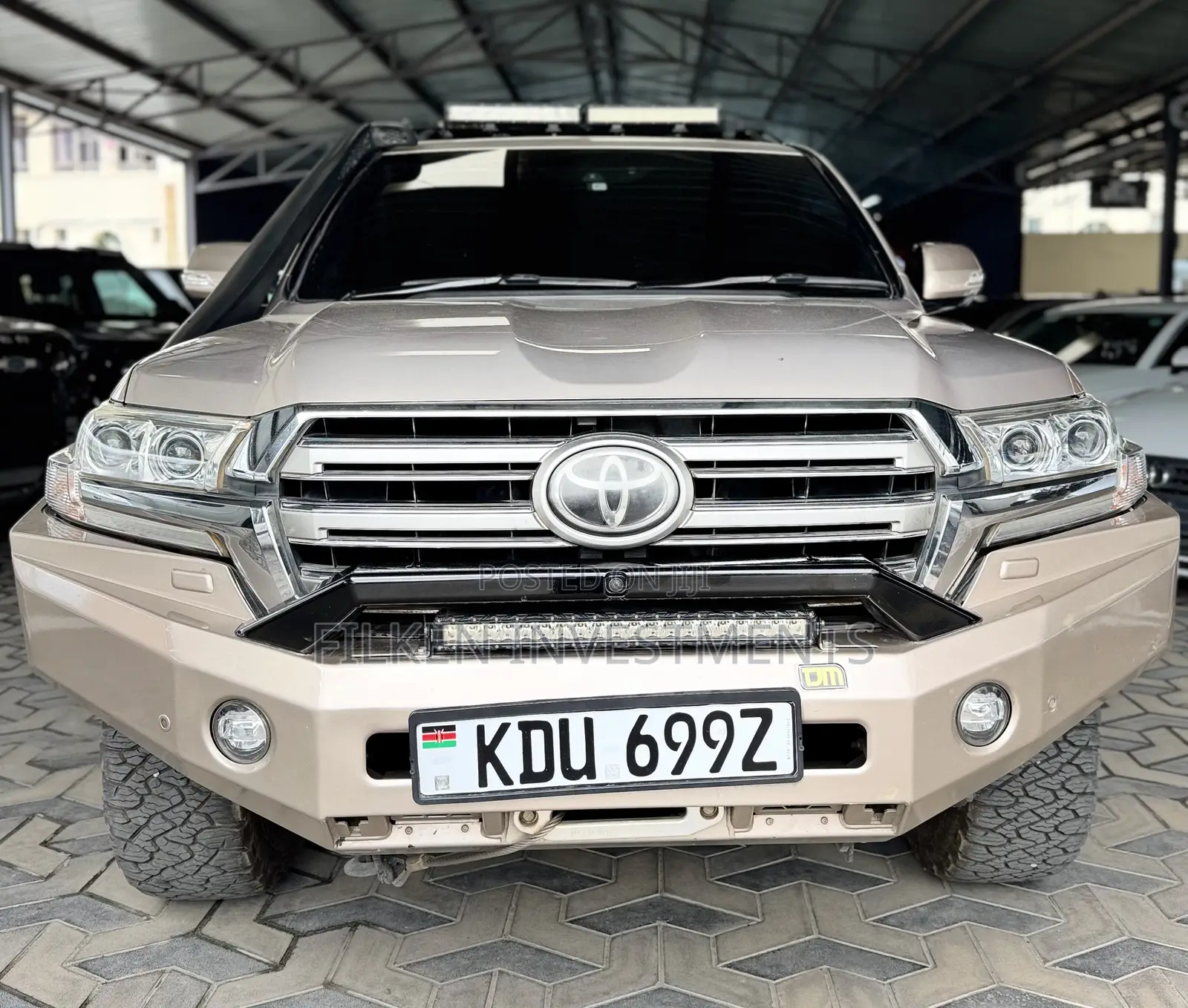 Toyota Land Cruiser 5.7 V8 VXR 2018 Gold
