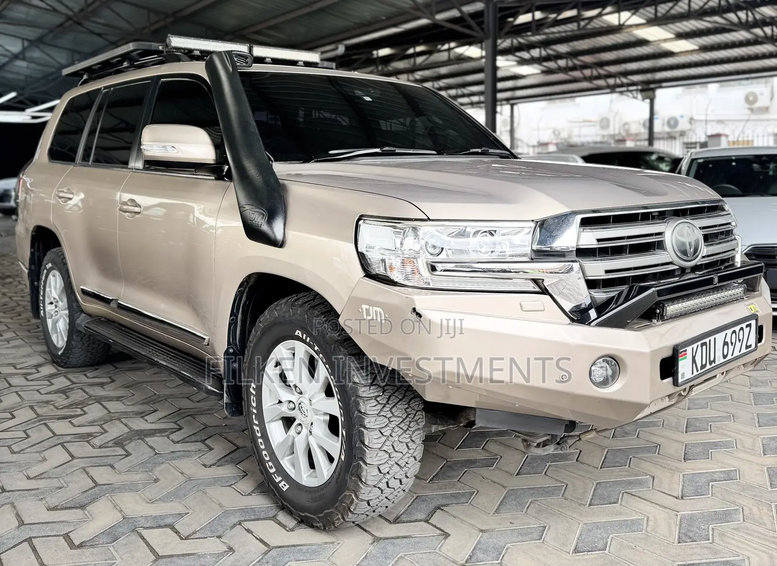 Toyota Land Cruiser 5.7 V8 VXR 2018 Gold
