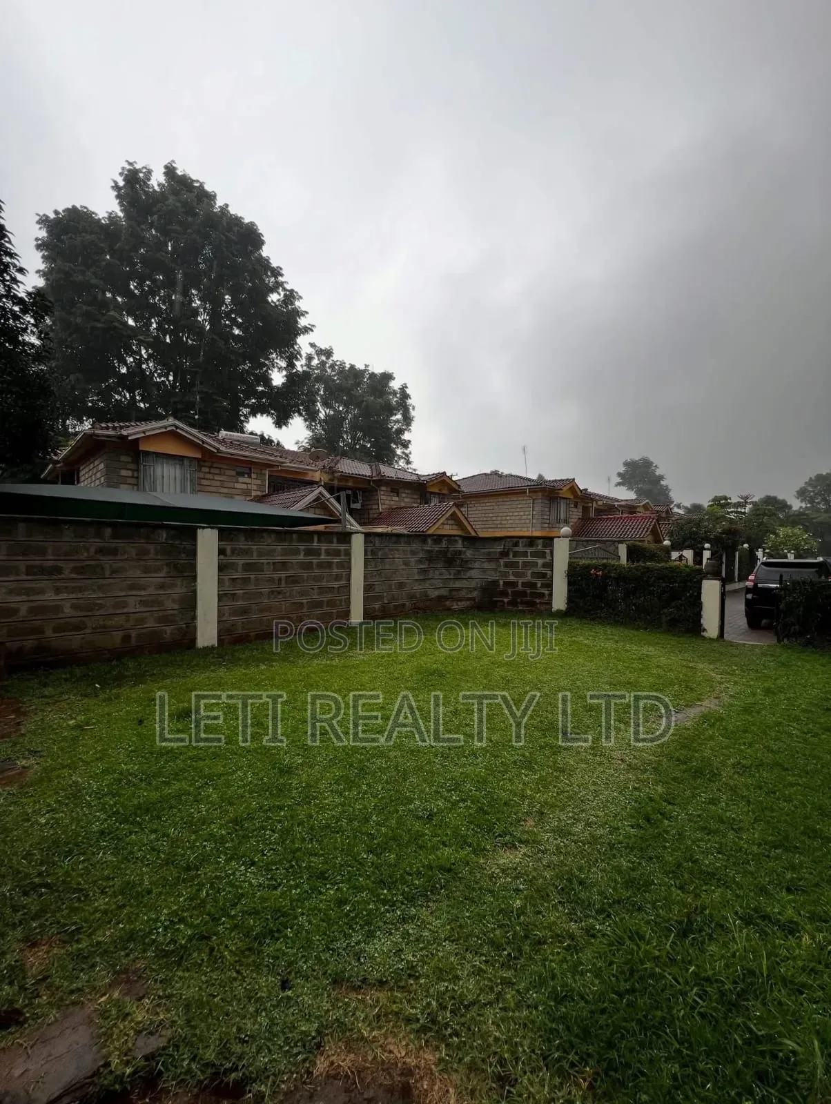 5bdrm Townhouse/Terrace in Muthangari for sale