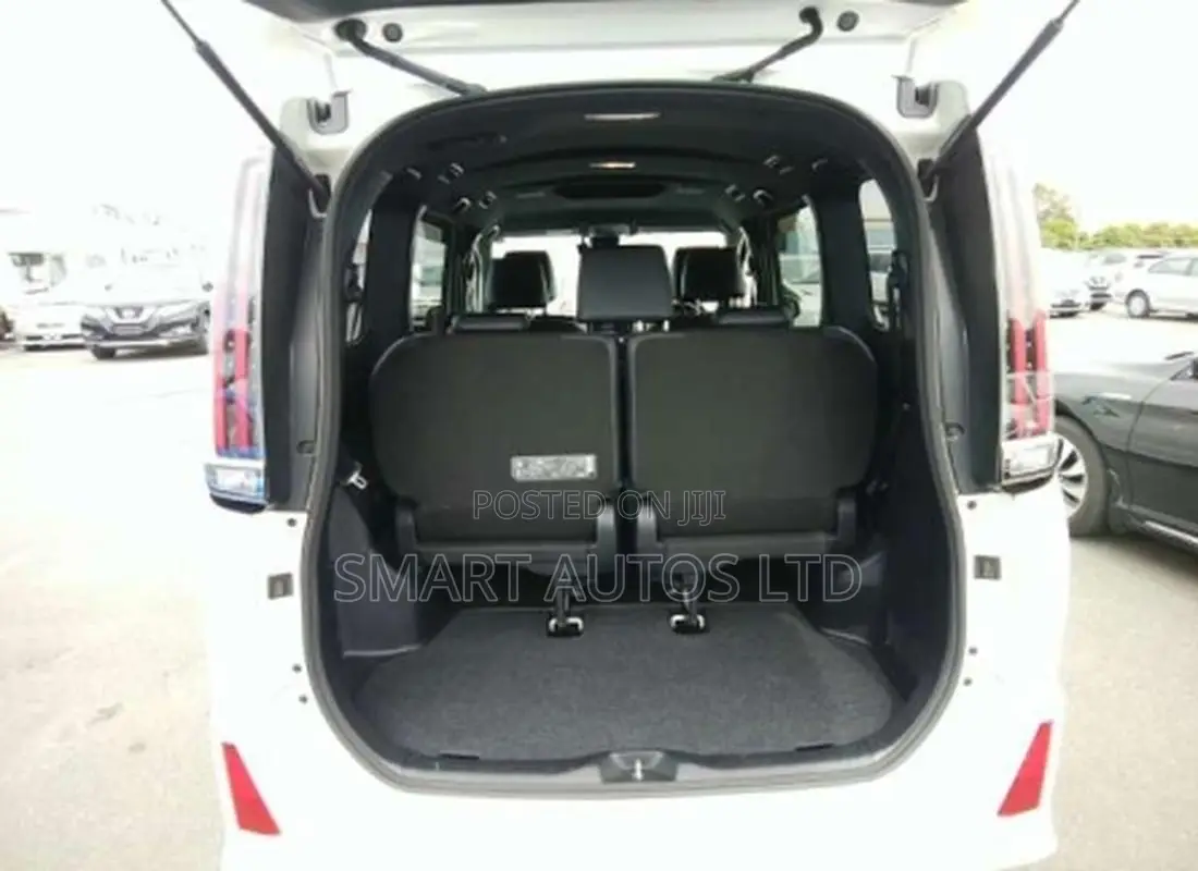 Toyota Noah 2019 Pearl