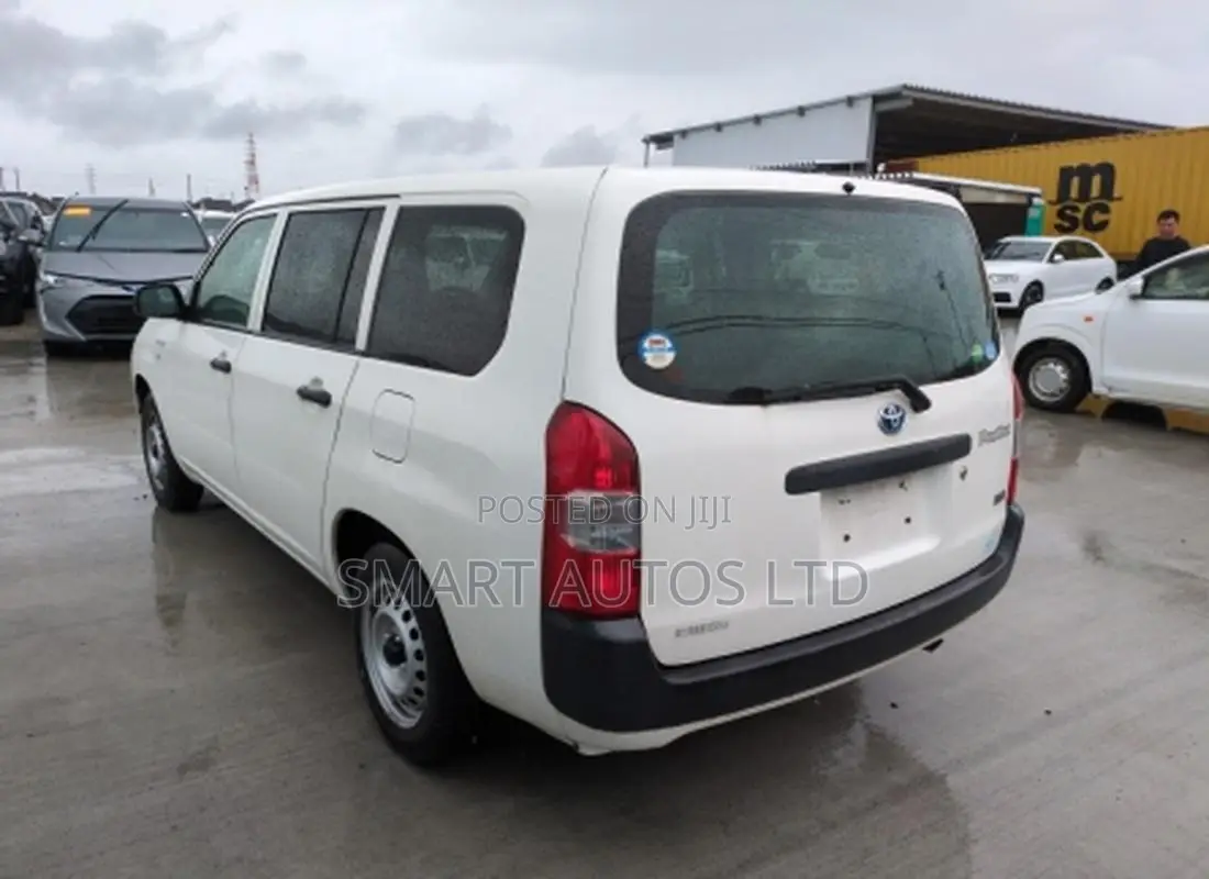 Toyota Probox 1.5 Hybrid DX Comfort 2019 Off white