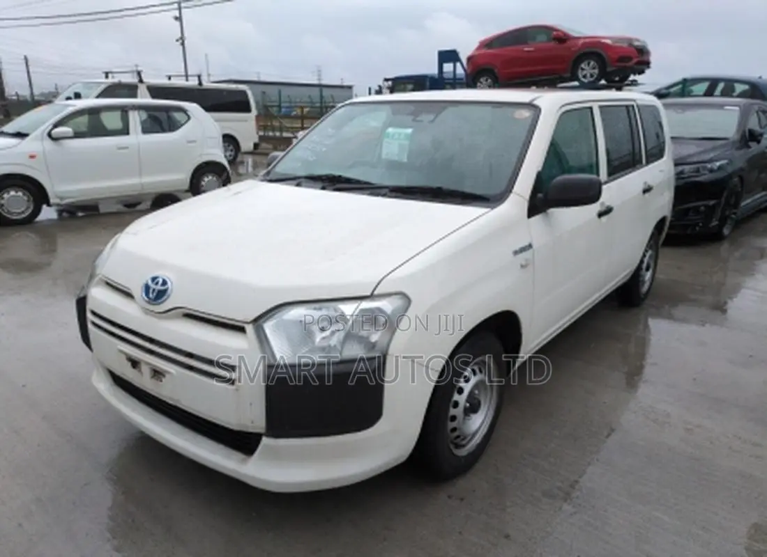 Toyota Probox 1.5 Hybrid DX Comfort 2019 Off white