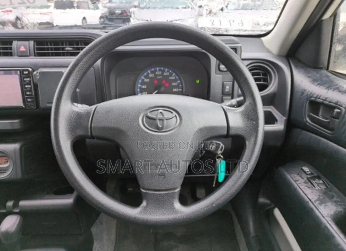Toyota Probox 1.5 Hybrid DX Comfort 2019 Off white