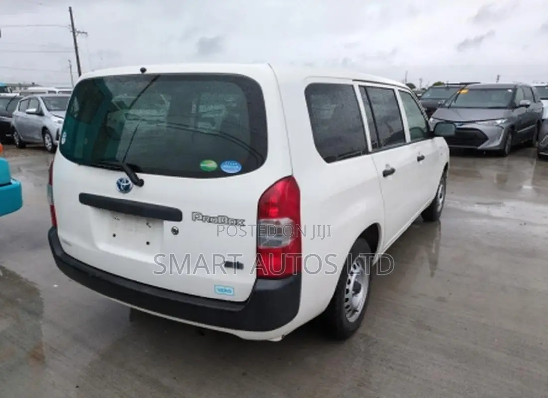 Toyota Probox 1.5 Hybrid DX Comfort 2019 Off white